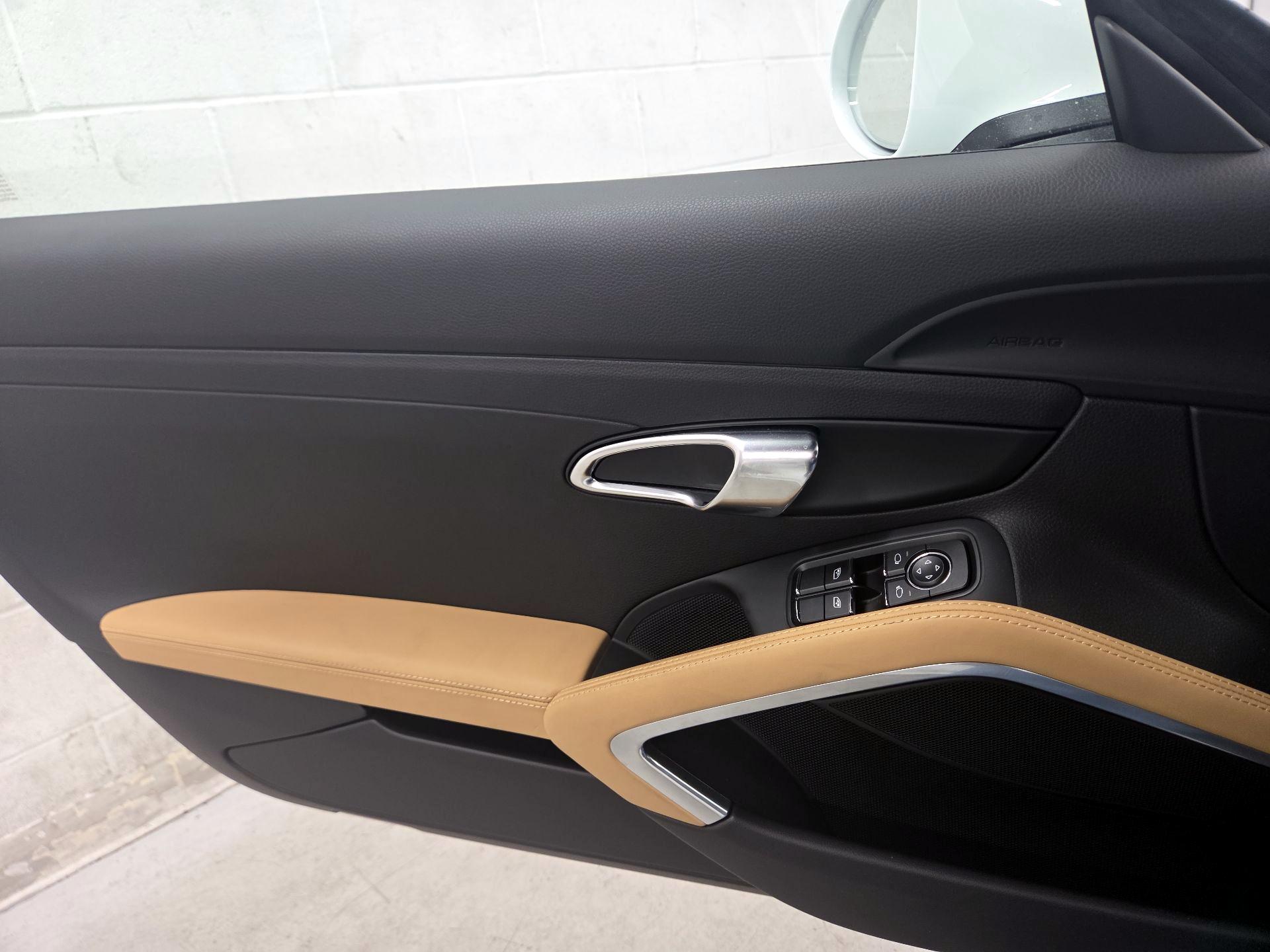 Thumbnail: 2023 Porsche 718 Boxster - 10