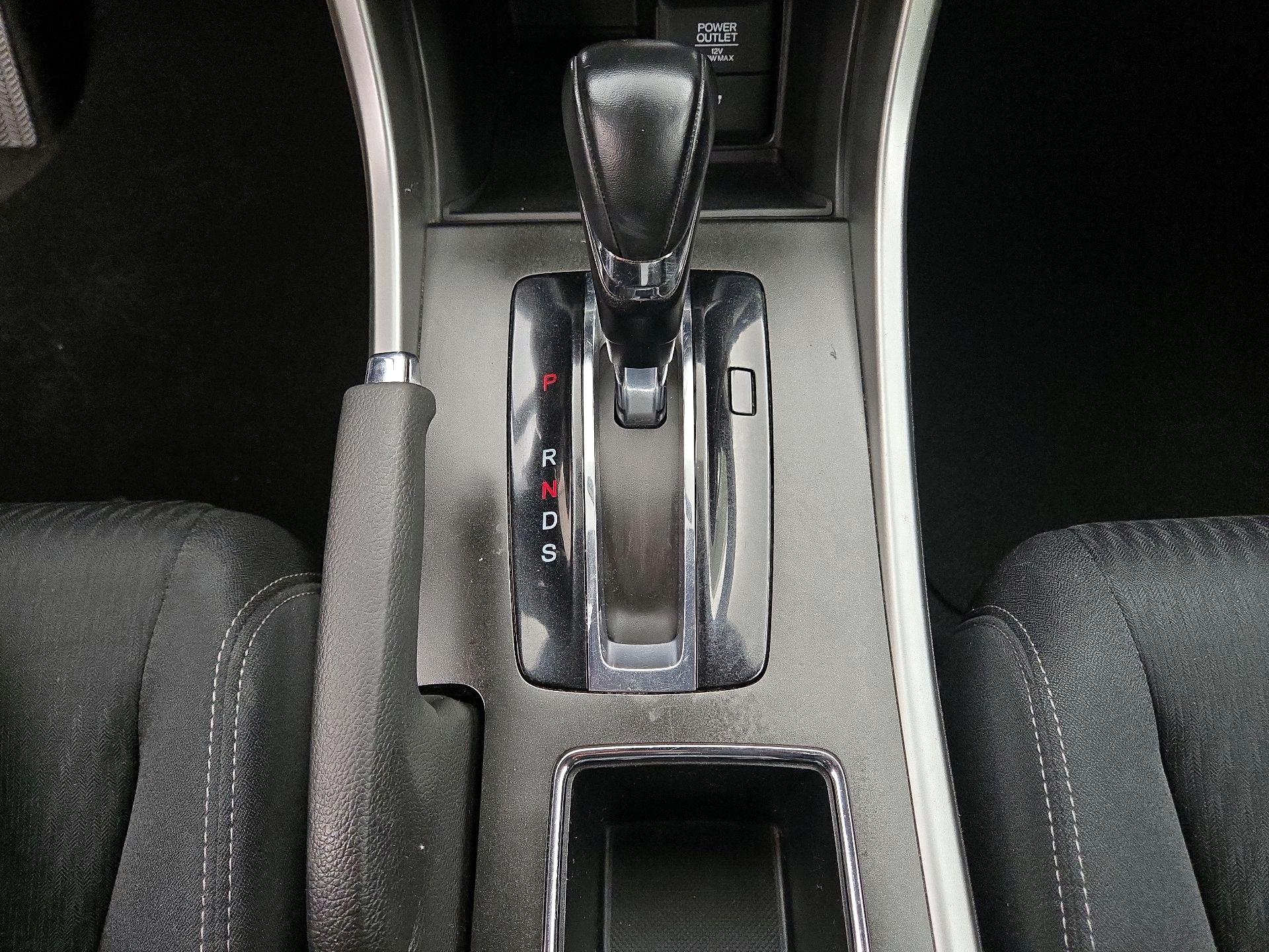 Thumbnail: 2015 Honda Accord - 17
