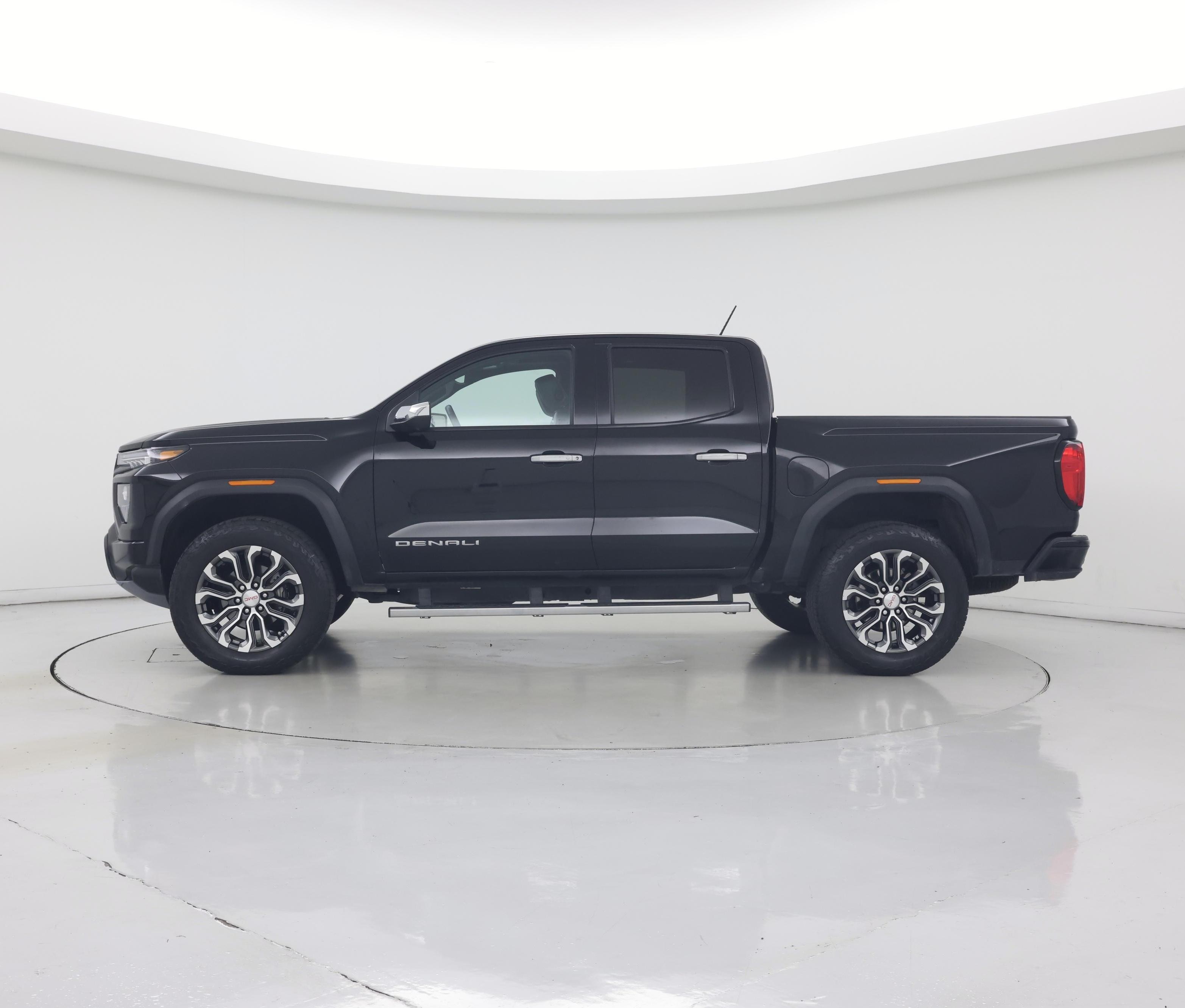 Thumbnail: 2023 GMC Canyon - 3