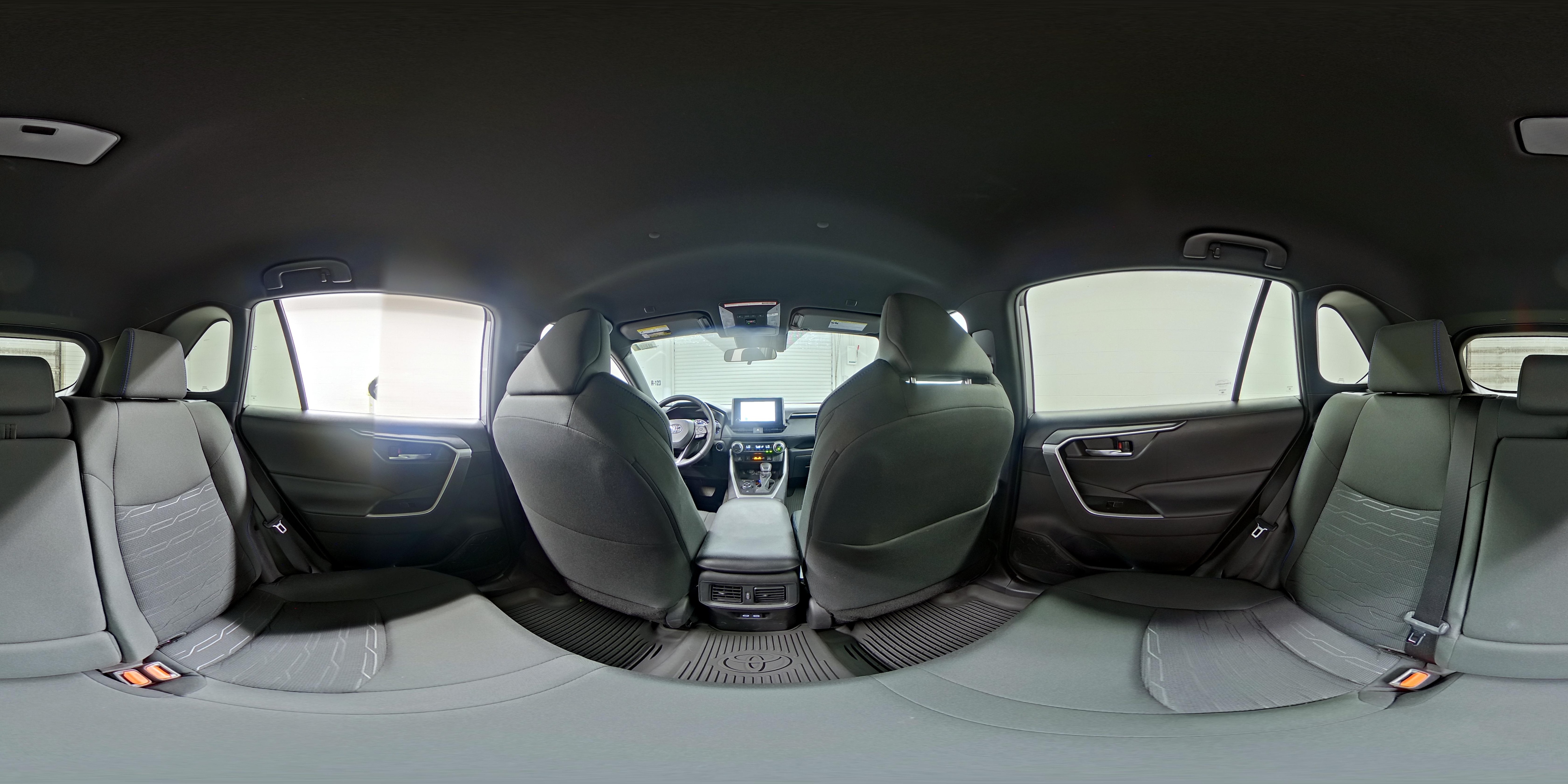 2024 Toyota RAV4 SE - Photo 27