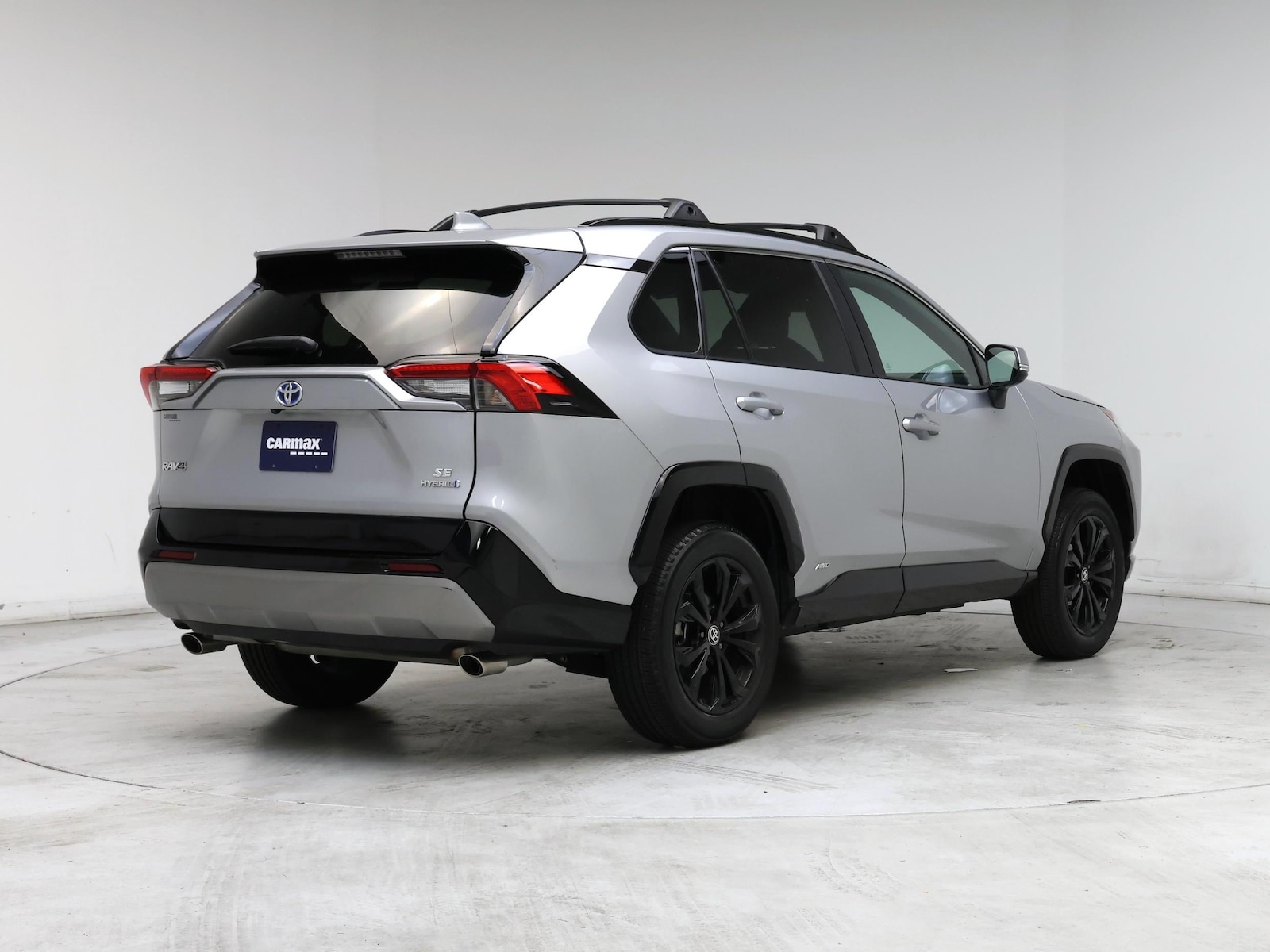 2024 Toyota RAV4 SE - Photo 9
