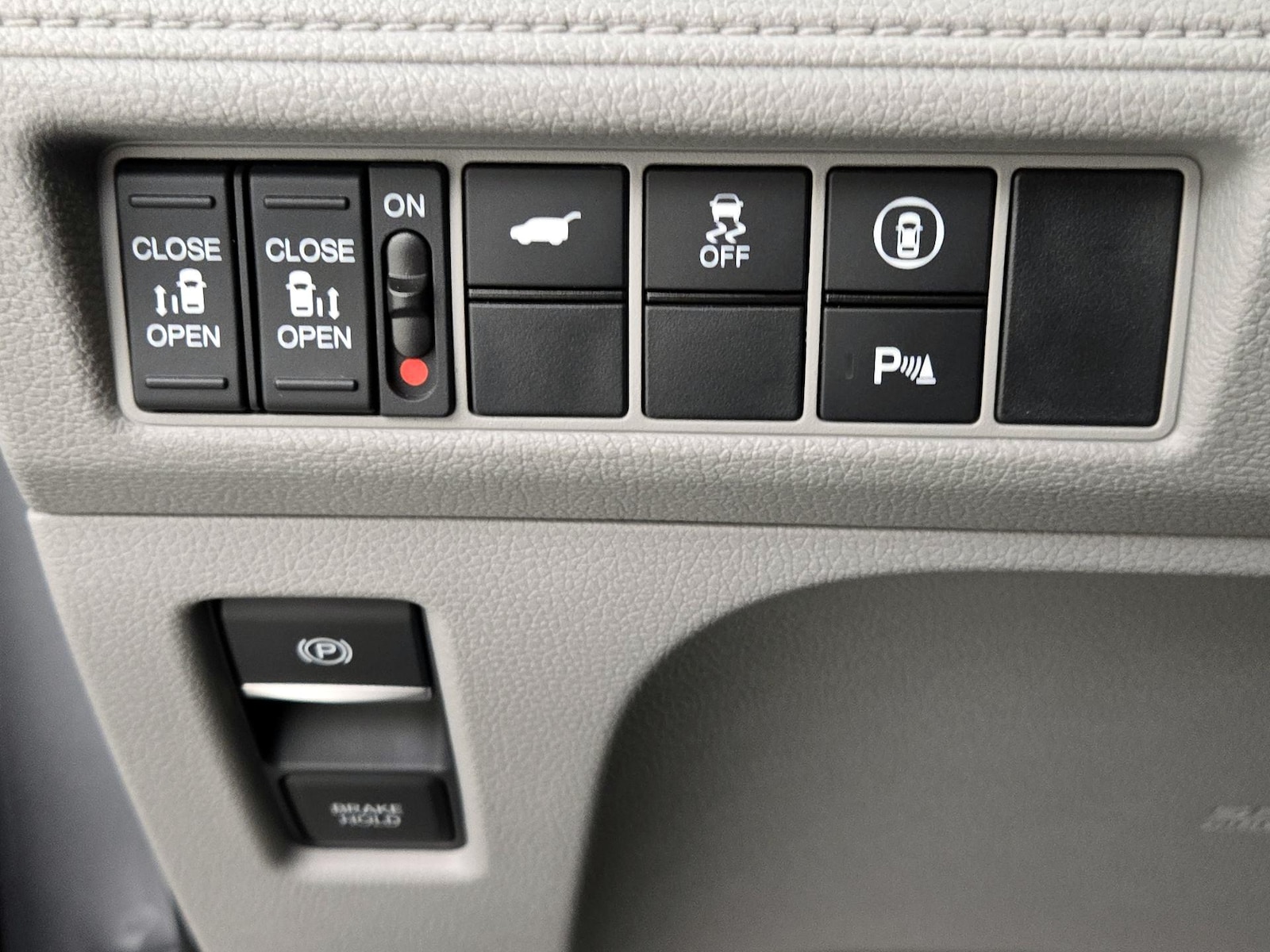 2024 Honda Odyssey Touring - Photo 14