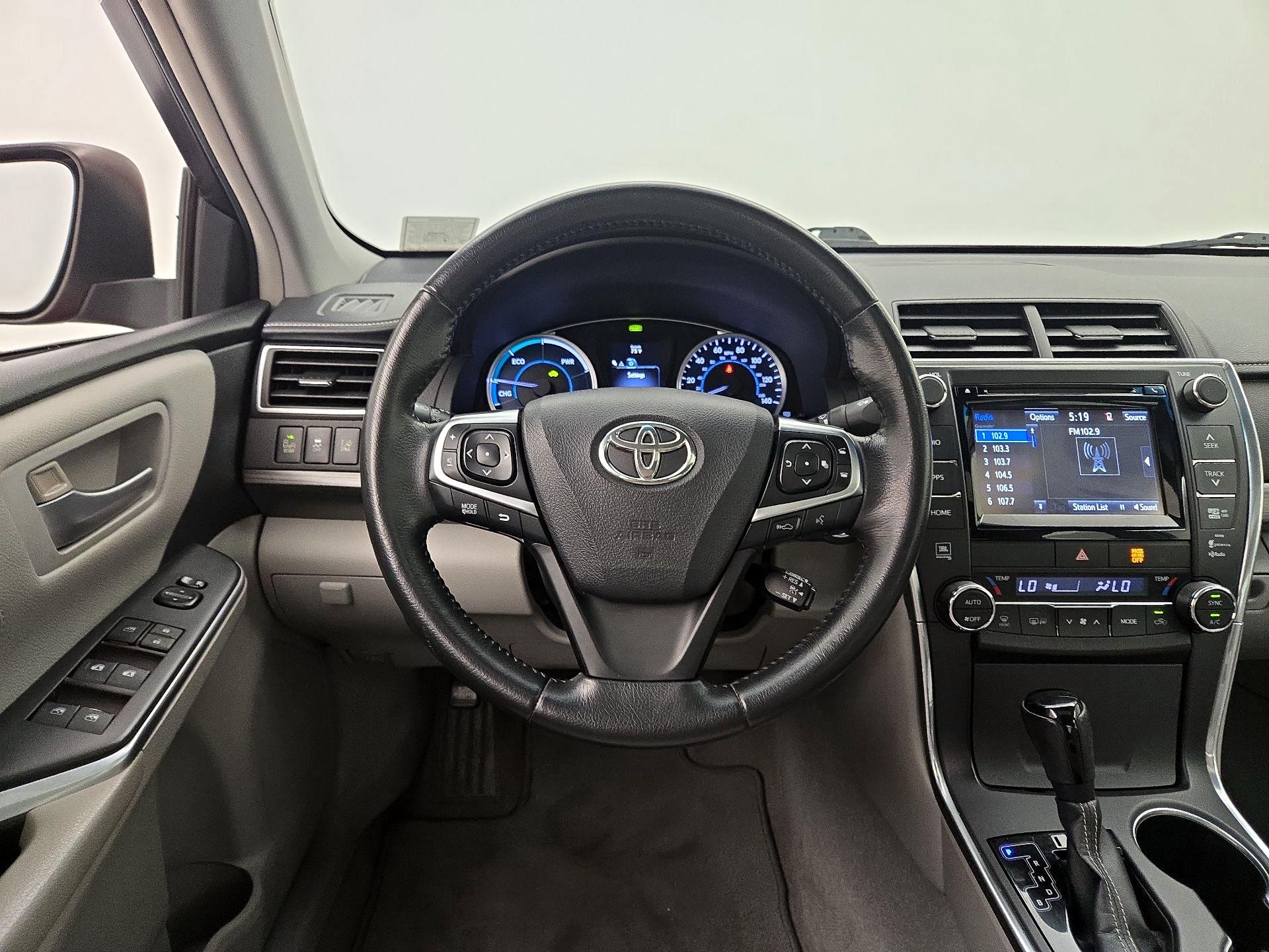 Thumbnail: 2015 Toyota Camry - 10