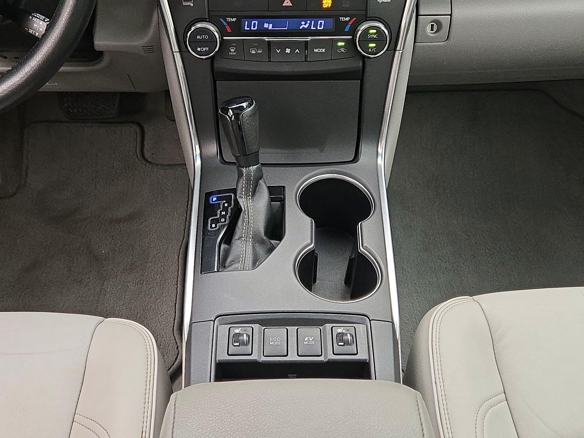 Thumbnail: 2015 Toyota Camry - 17