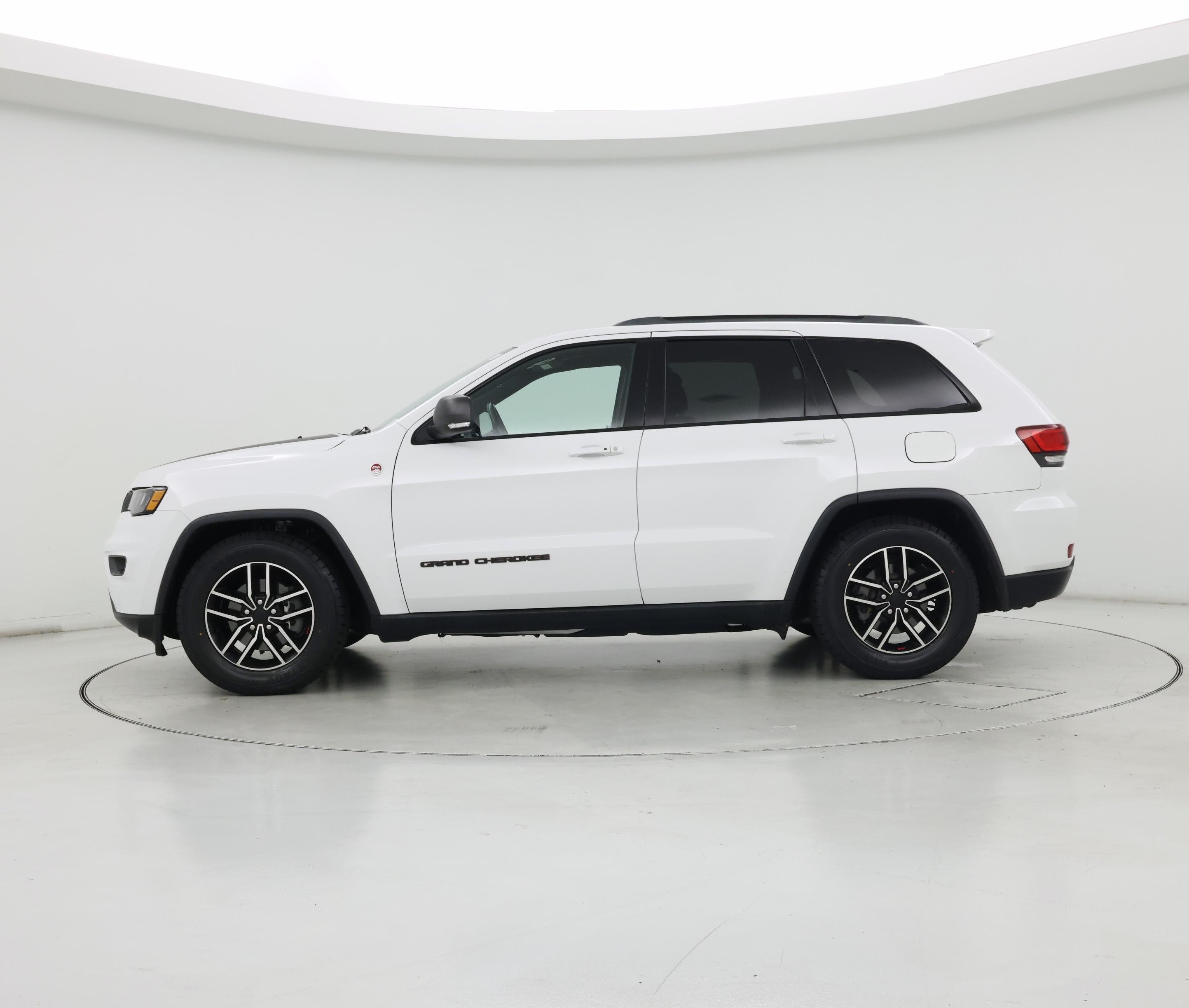 Thumbnail: 2020 Jeep Grand Cherokee - 3