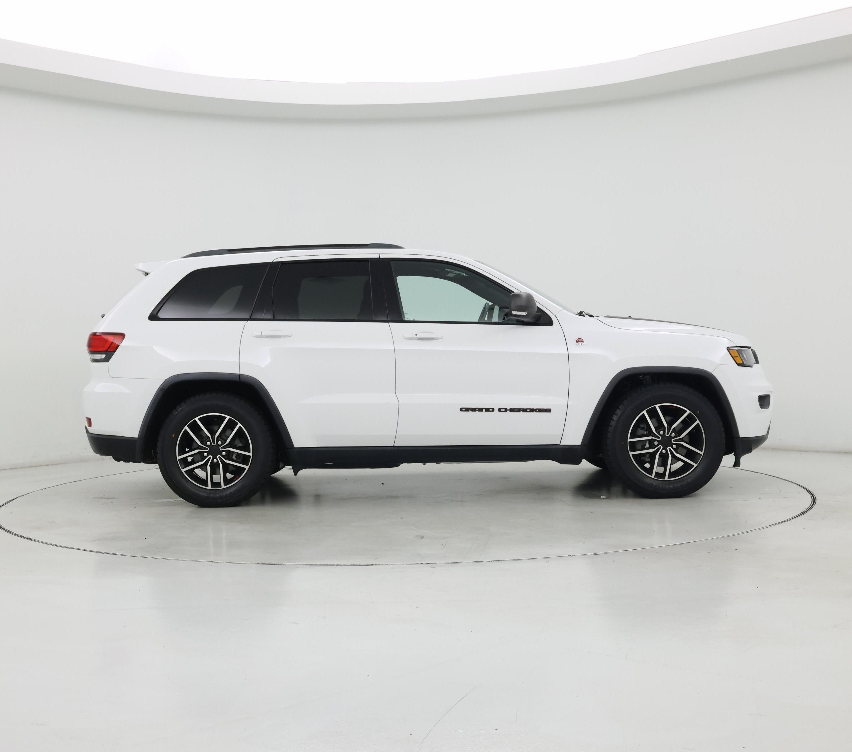 Thumbnail: 2020 Jeep Grand Cherokee - 7