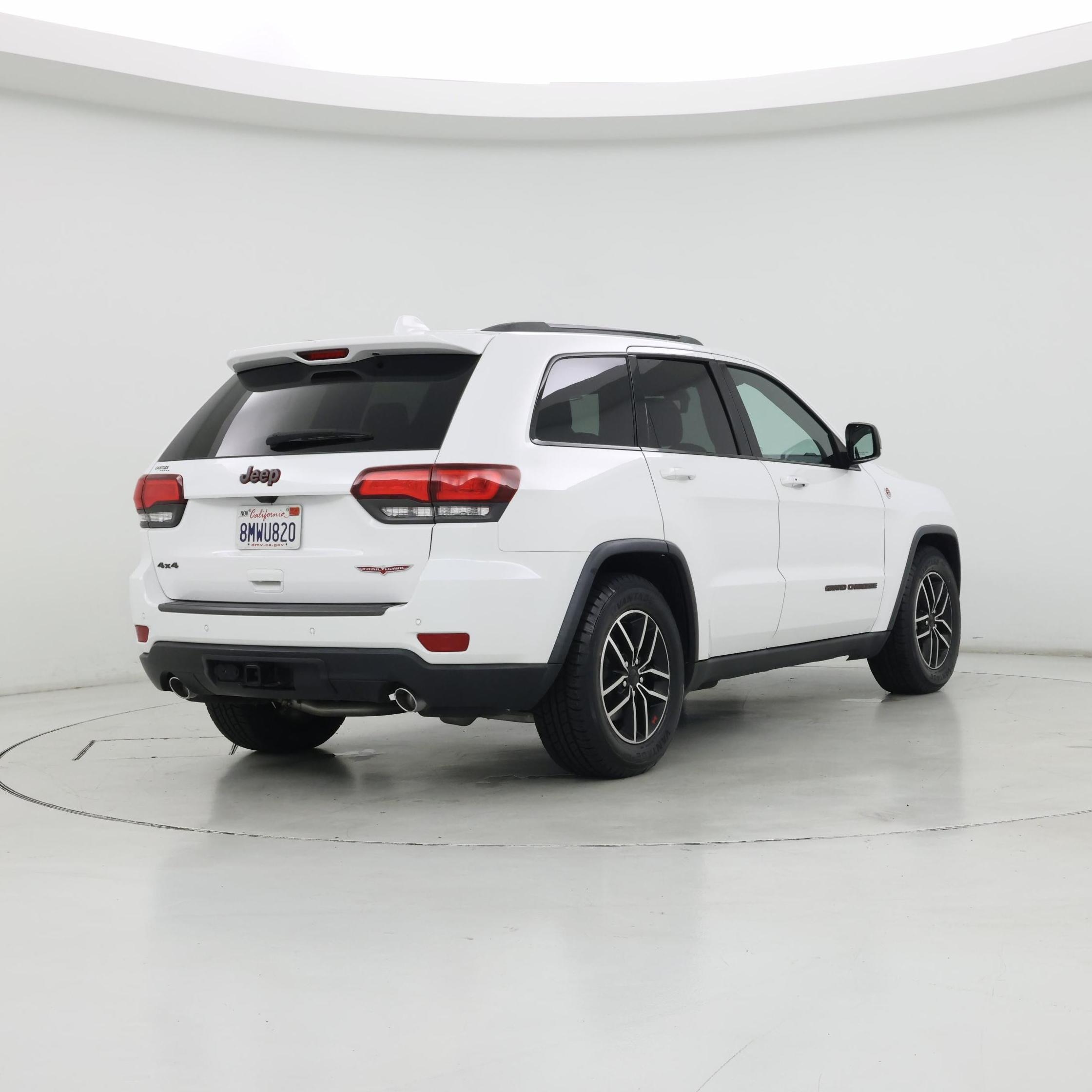 Thumbnail: 2020 Jeep Grand Cherokee - 8
