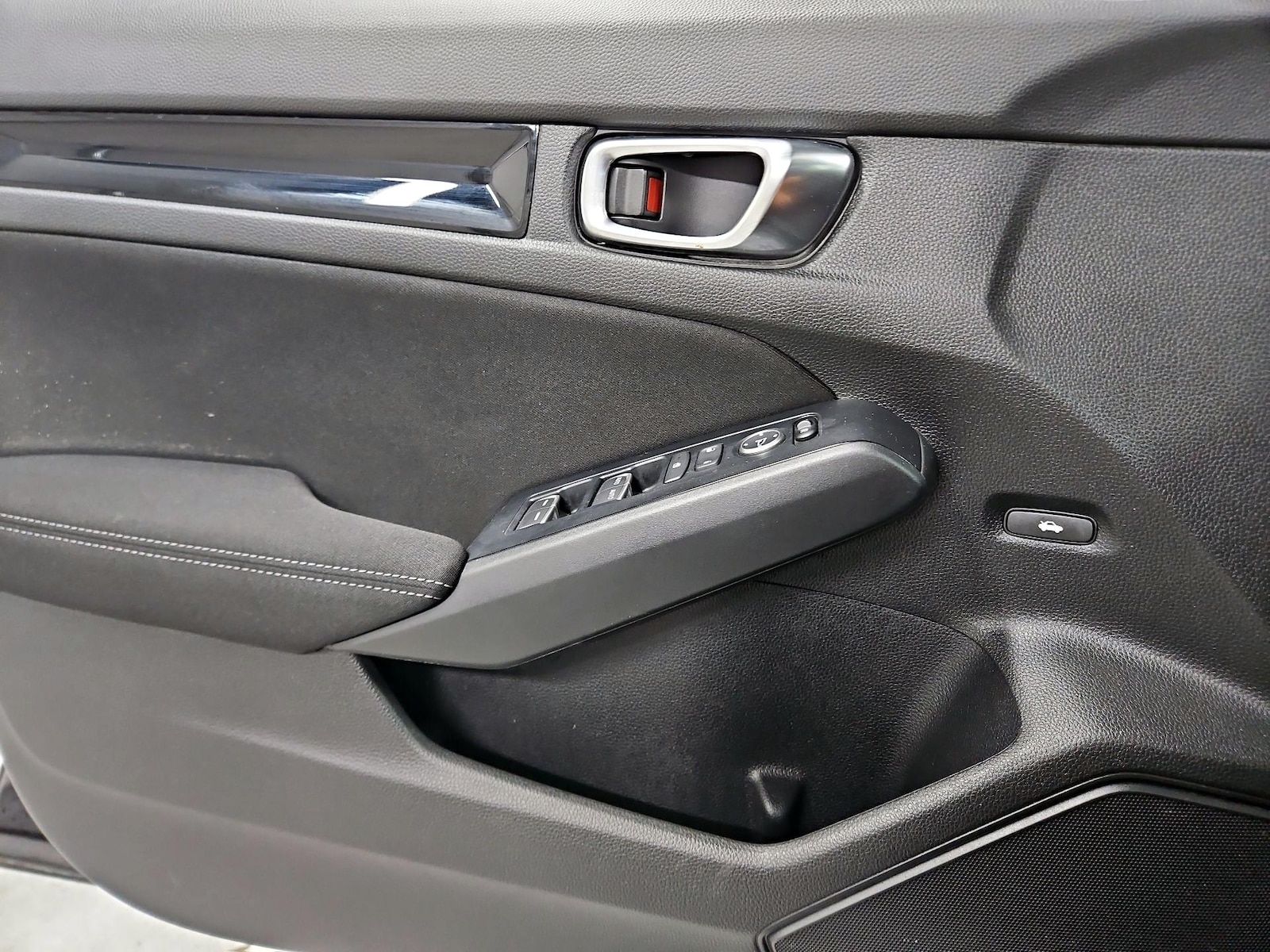 2024 Honda Civic EX - Photo 13