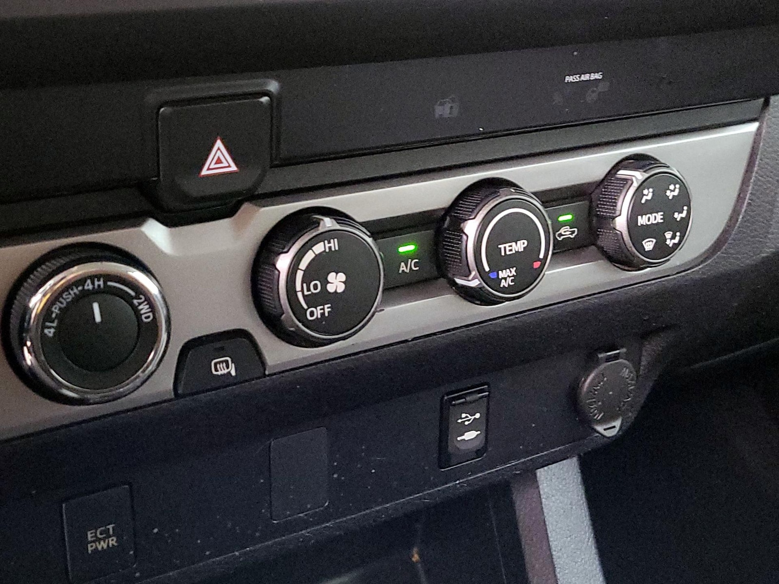 2019 Toyota Tacoma SR - Photo 17