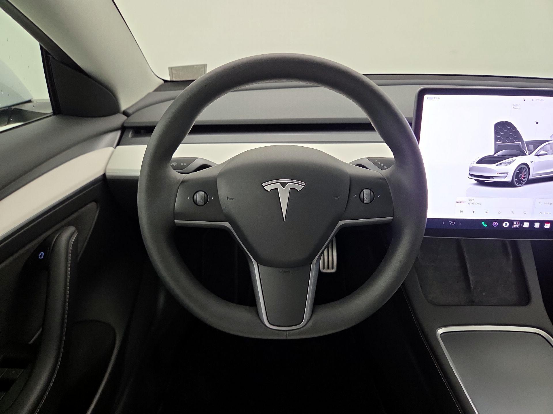 Thumbnail: 2023 Tesla Model 3 - 10