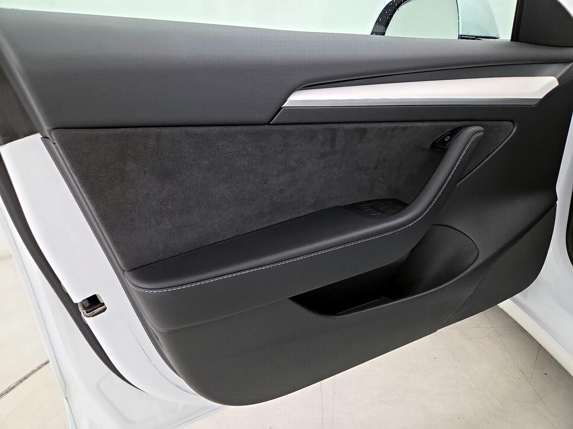Thumbnail: 2023 Tesla Model 3 - 12