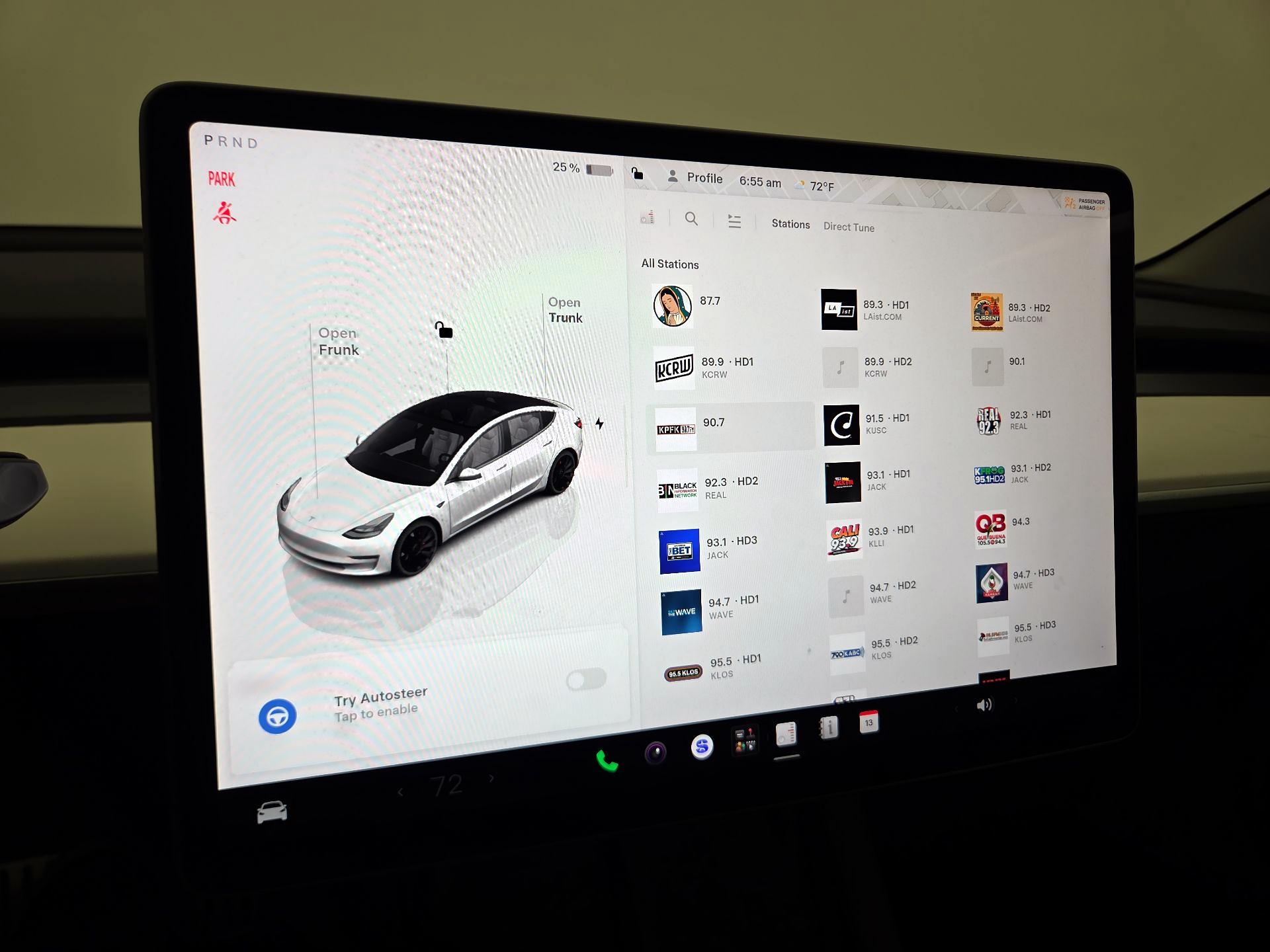 Thumbnail: 2023 Tesla Model 3 - 15