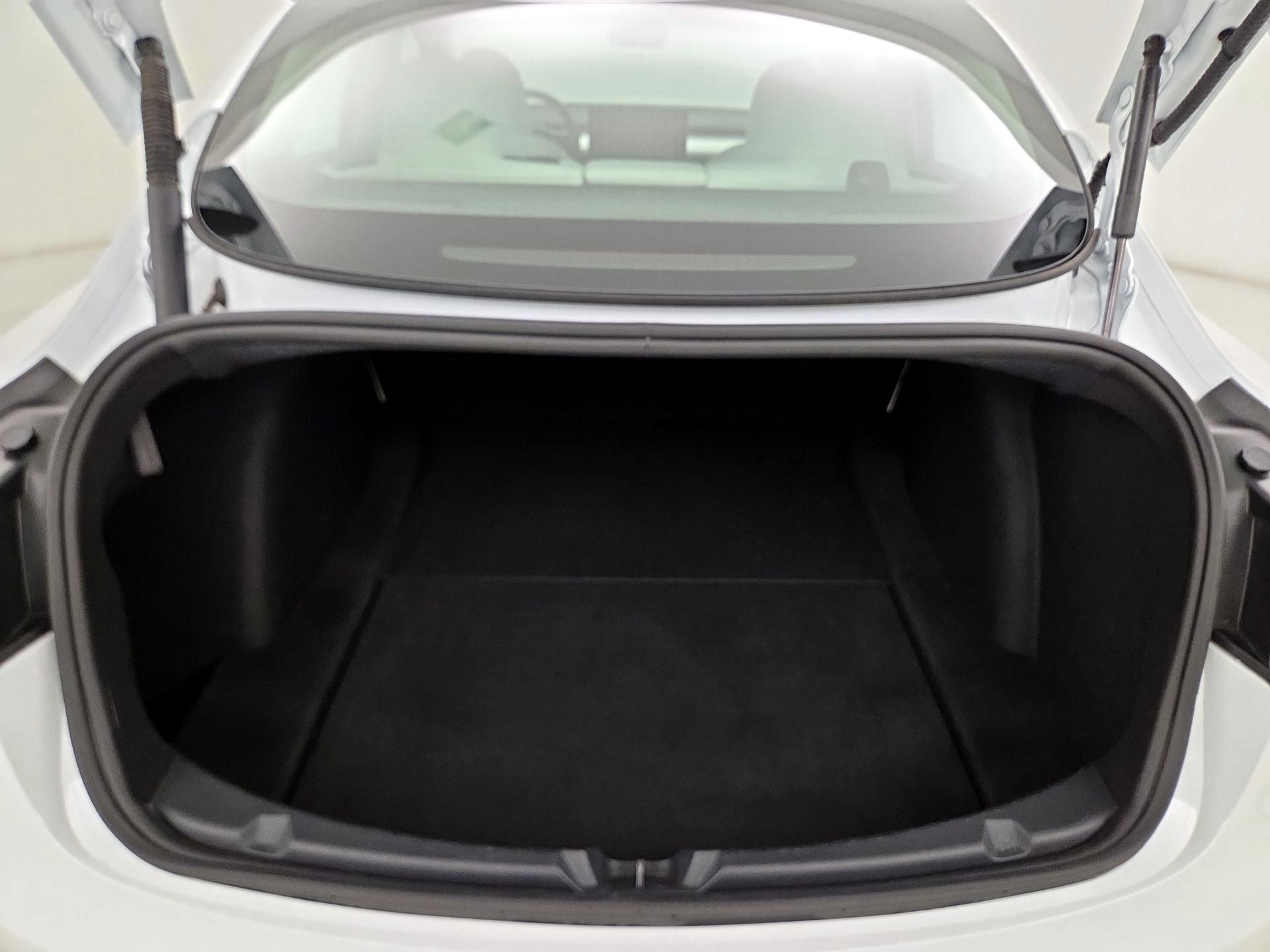 Thumbnail: 2023 Tesla Model 3 - 19