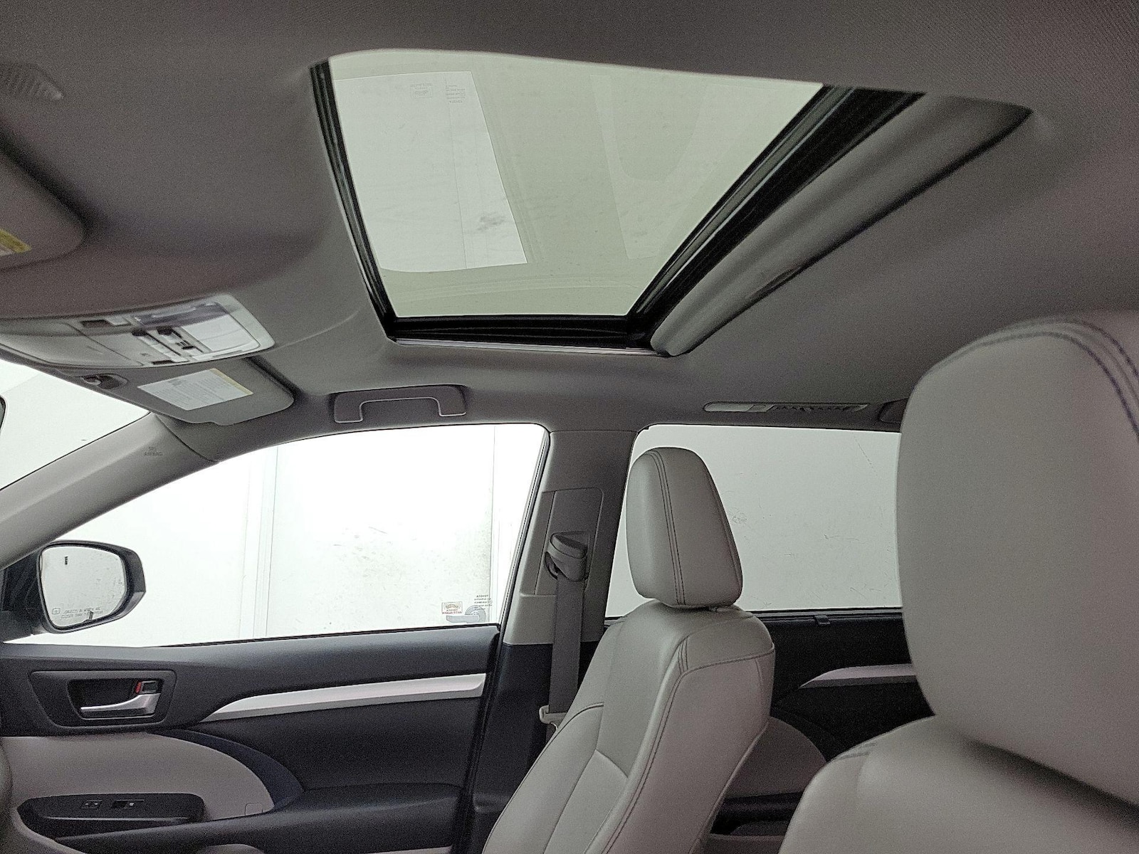 Sunroof(s) & Overhead Airbags