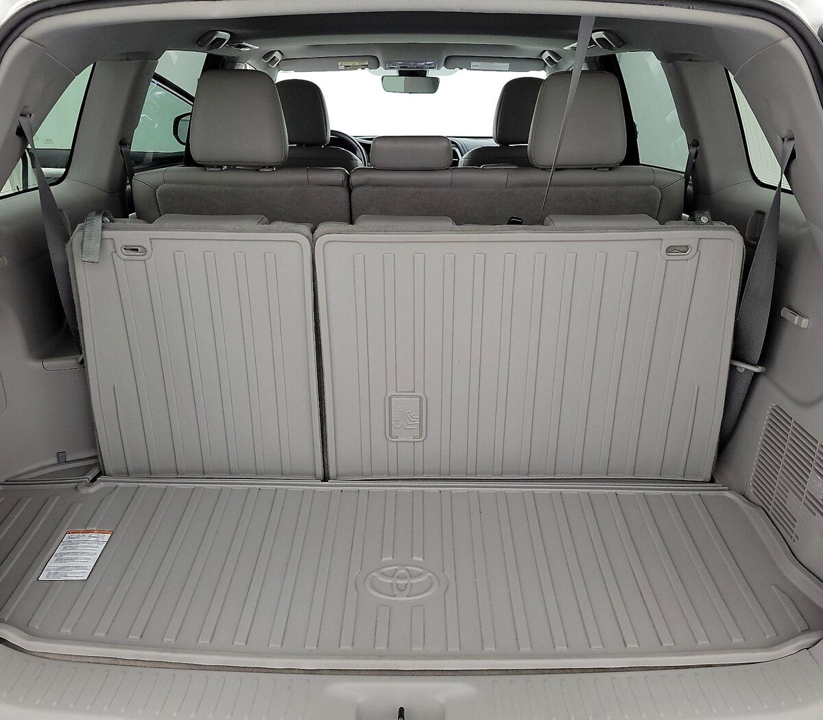 Trunk/Cargo (Seats Up)