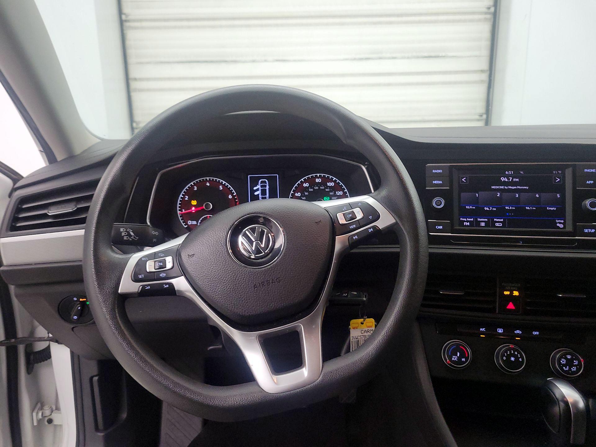Thumbnail: 2019 Volkswagen Jetta - 10