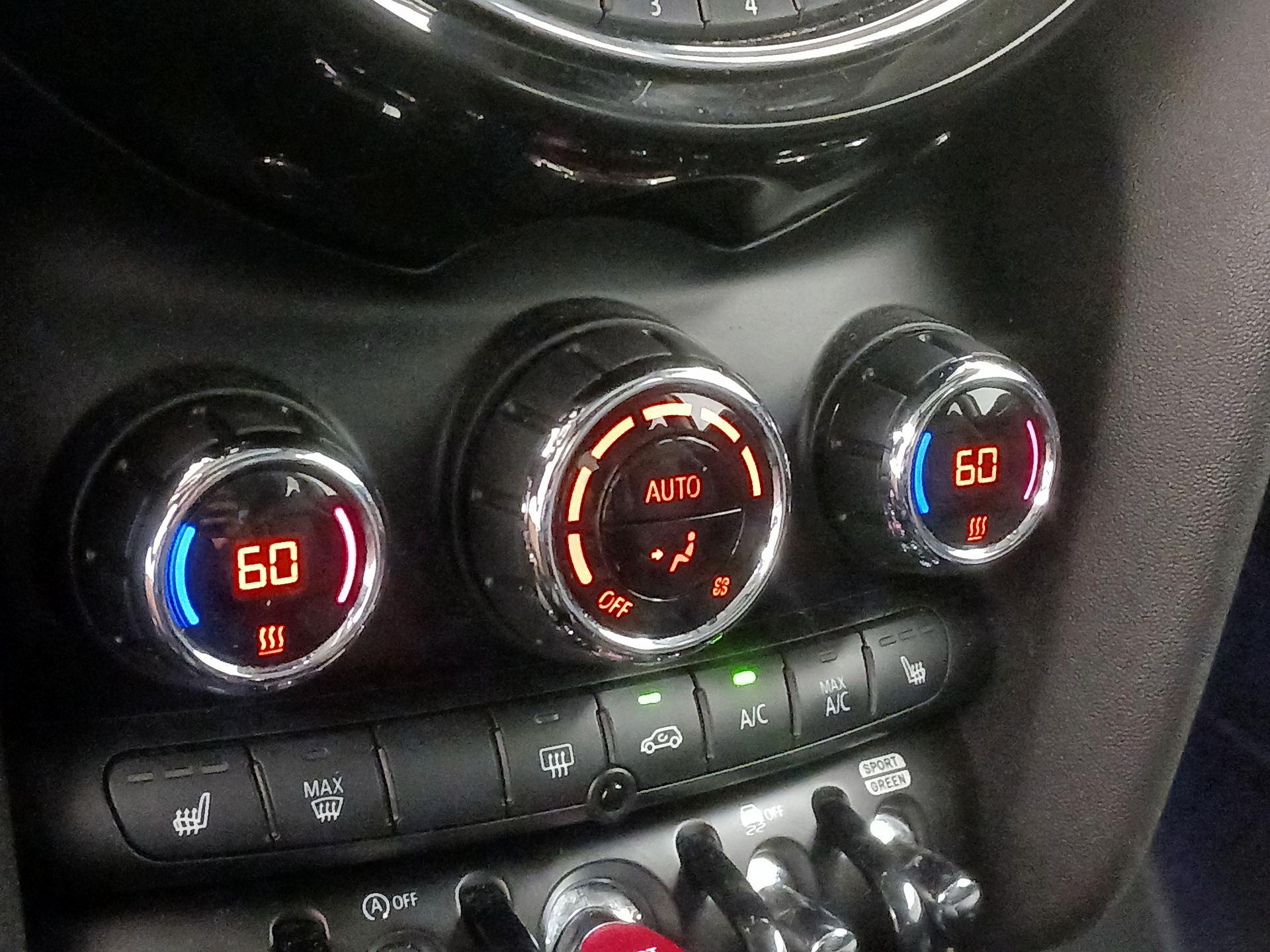 Thumbnail: 2021 MINI Cooper Hardtop - 16