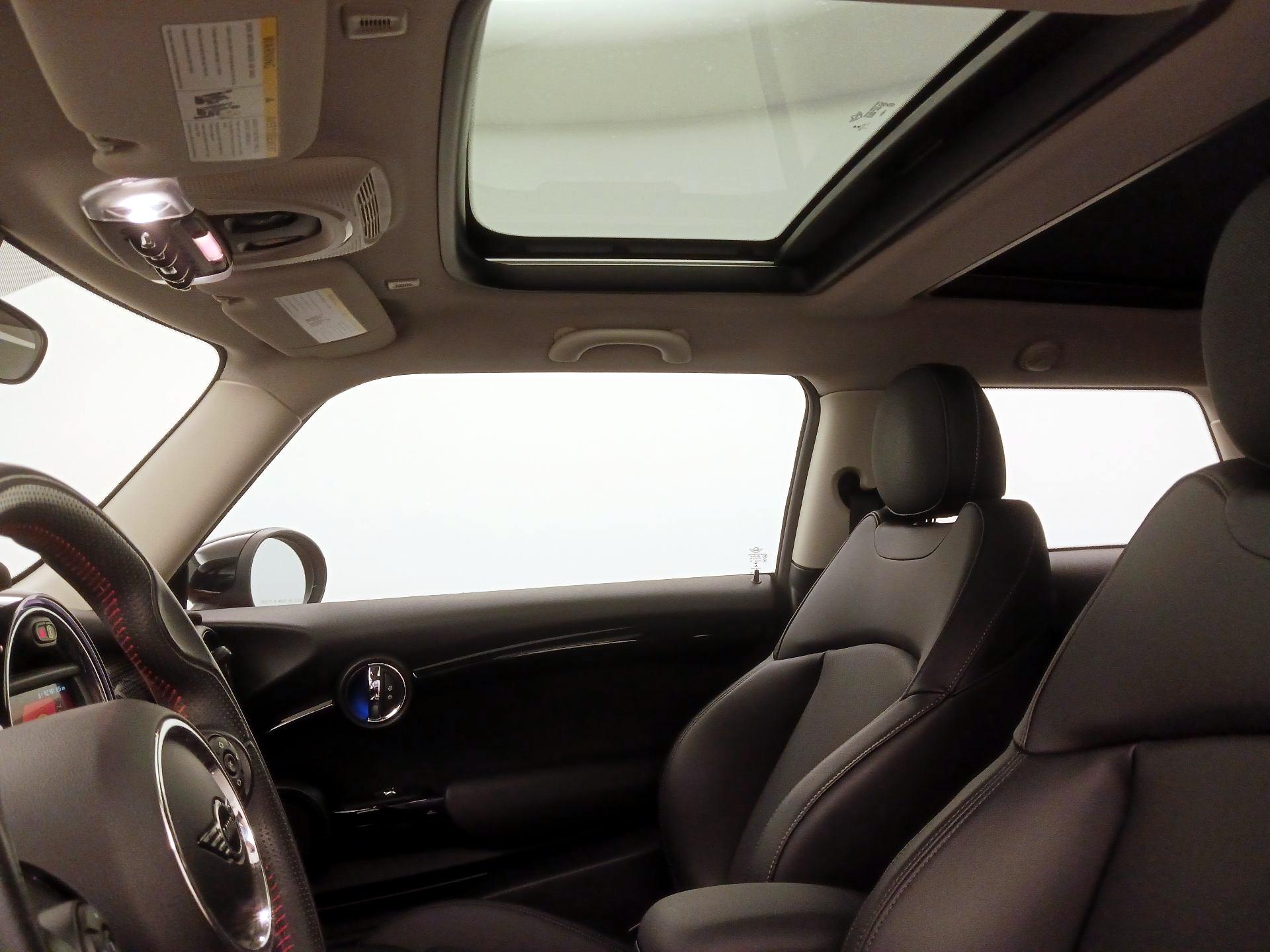 Thumbnail: 2021 MINI Cooper Hardtop - 19