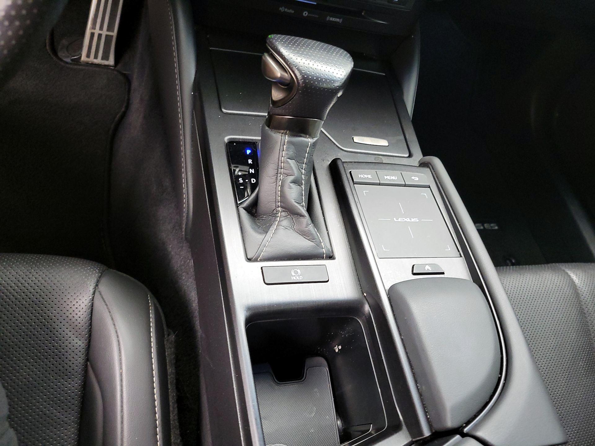 Thumbnail: 2022 Lexus ES - 17