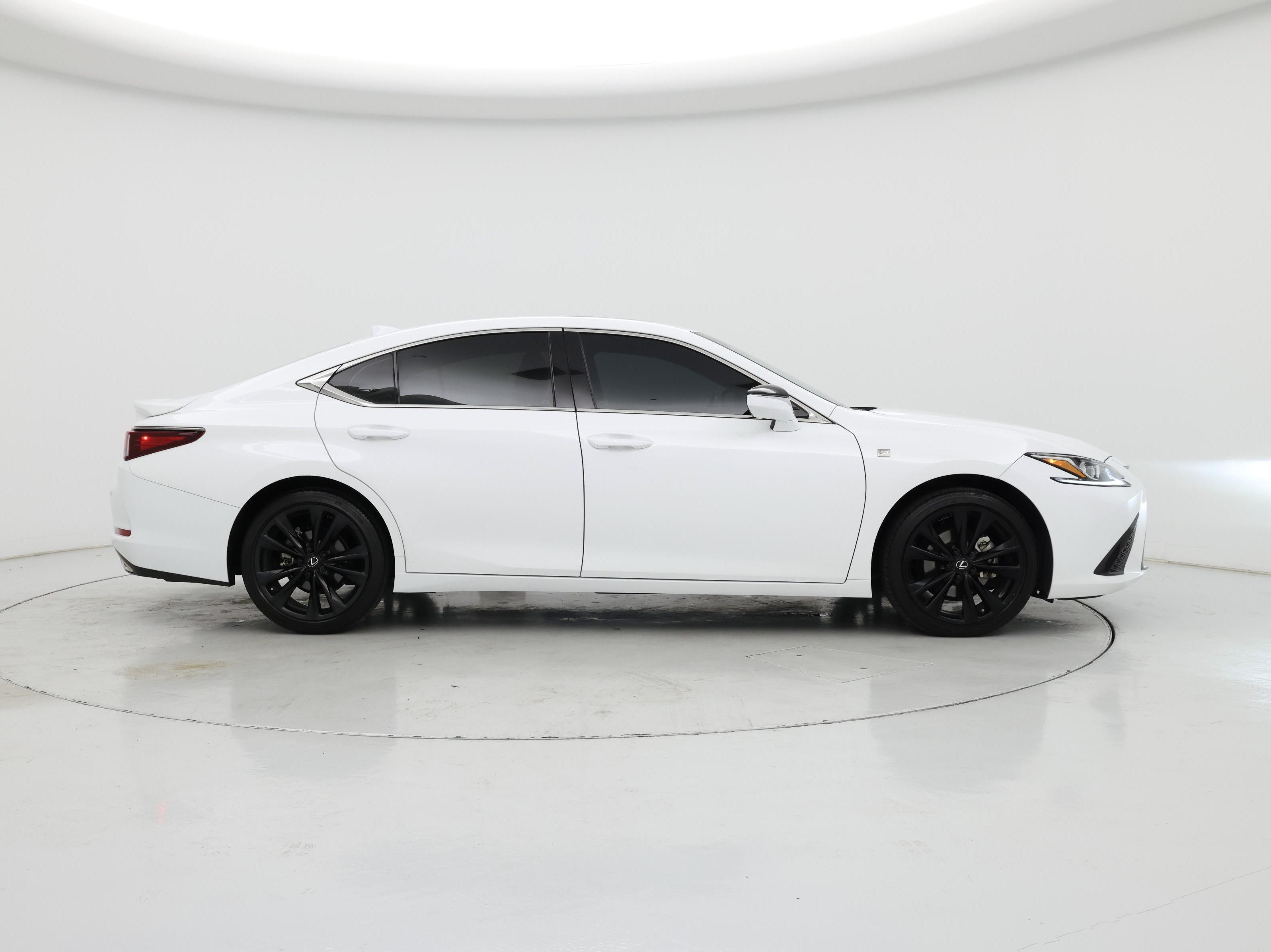 Thumbnail: 2022 Lexus ES - 7
