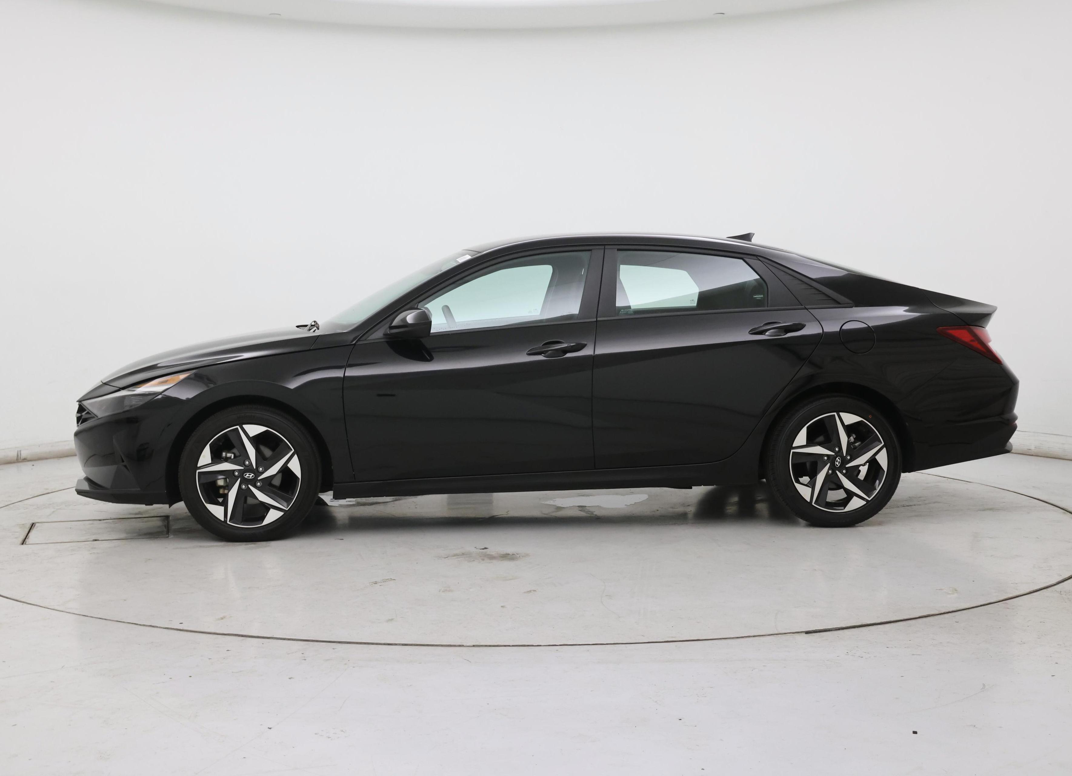 Thumbnail: 2023 Hyundai Elantra - 3