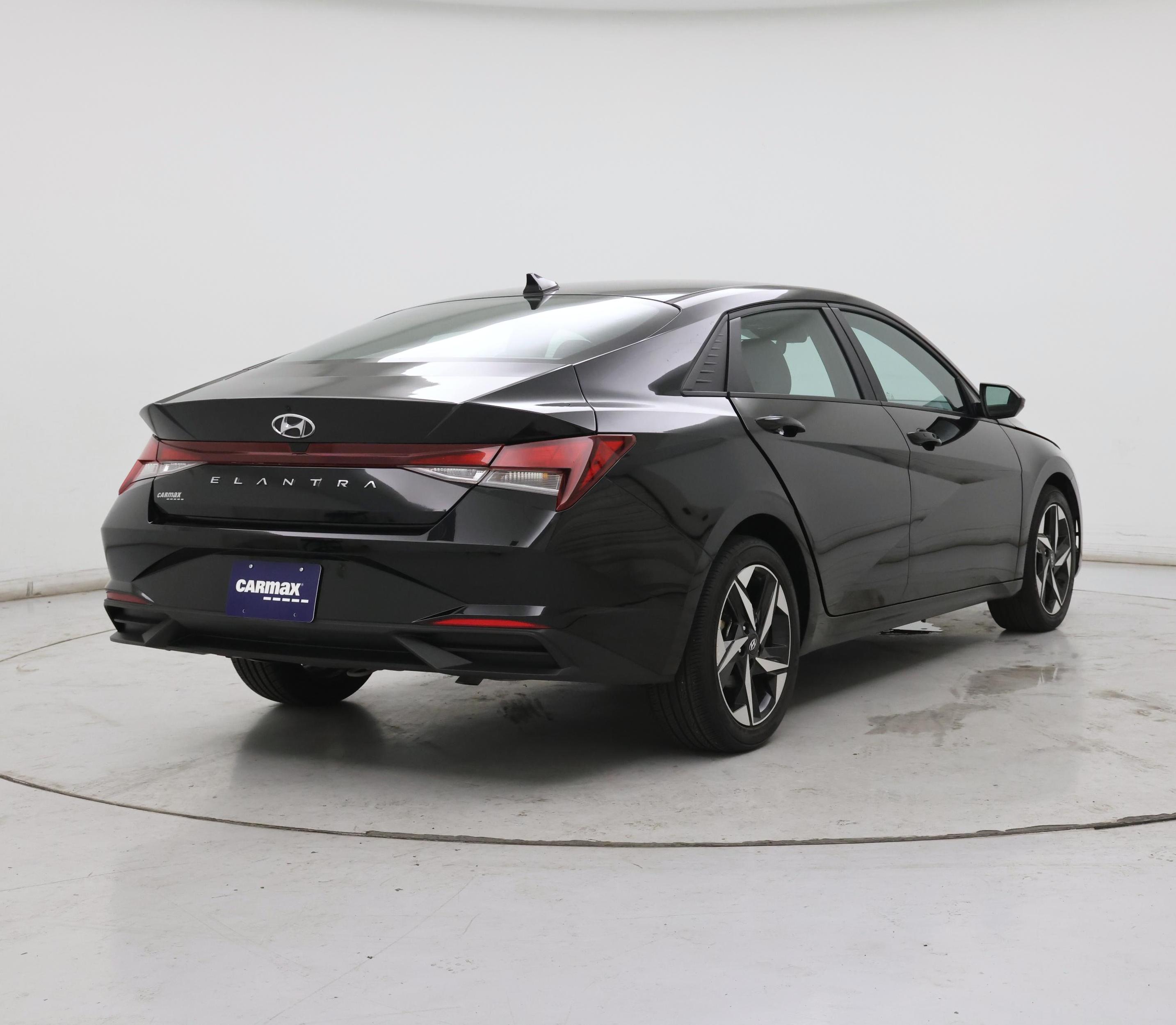 Thumbnail: 2023 Hyundai Elantra - 8