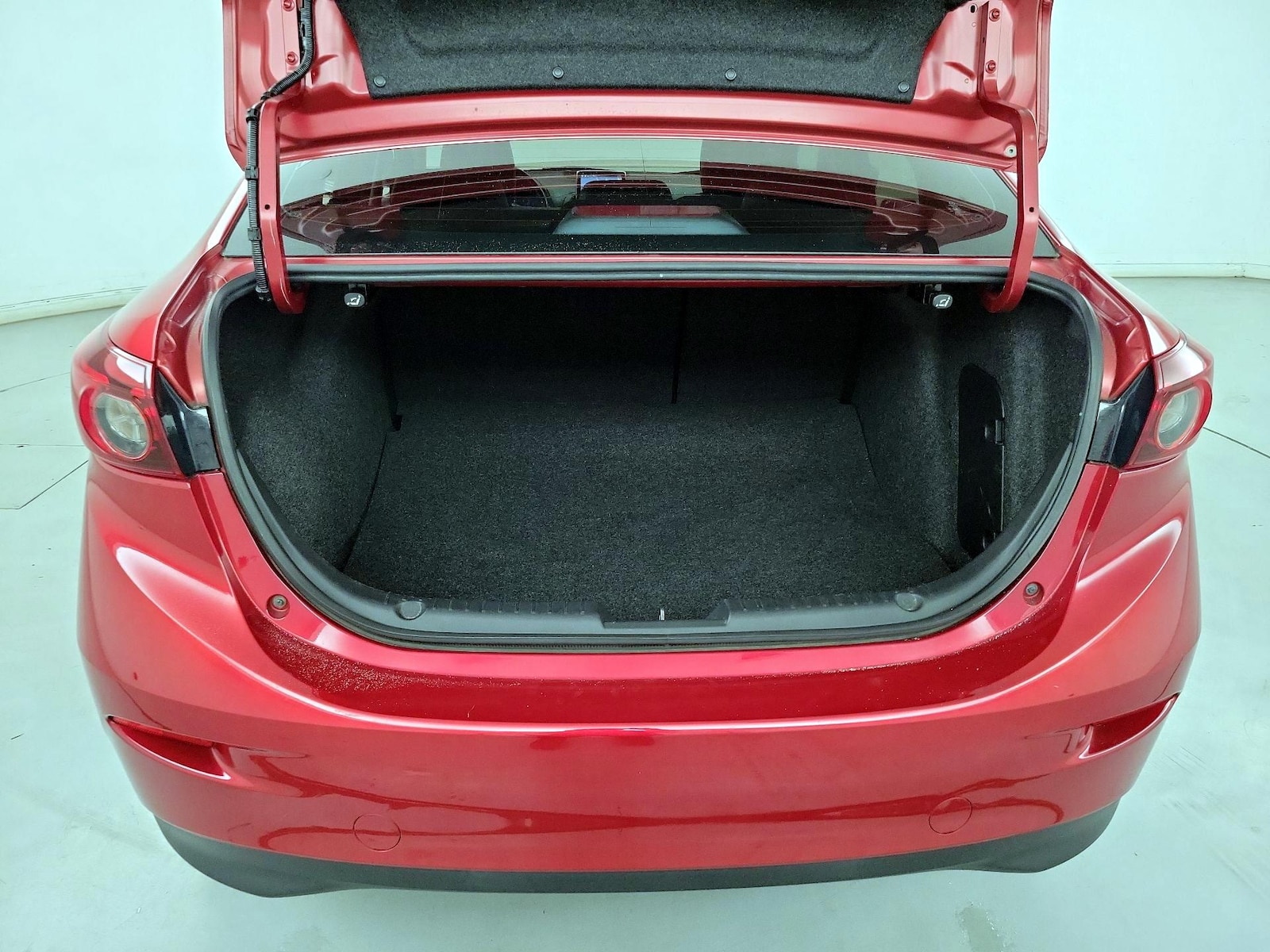 2015 Mazda MAZDA3 i Grand Touring - Photo 23