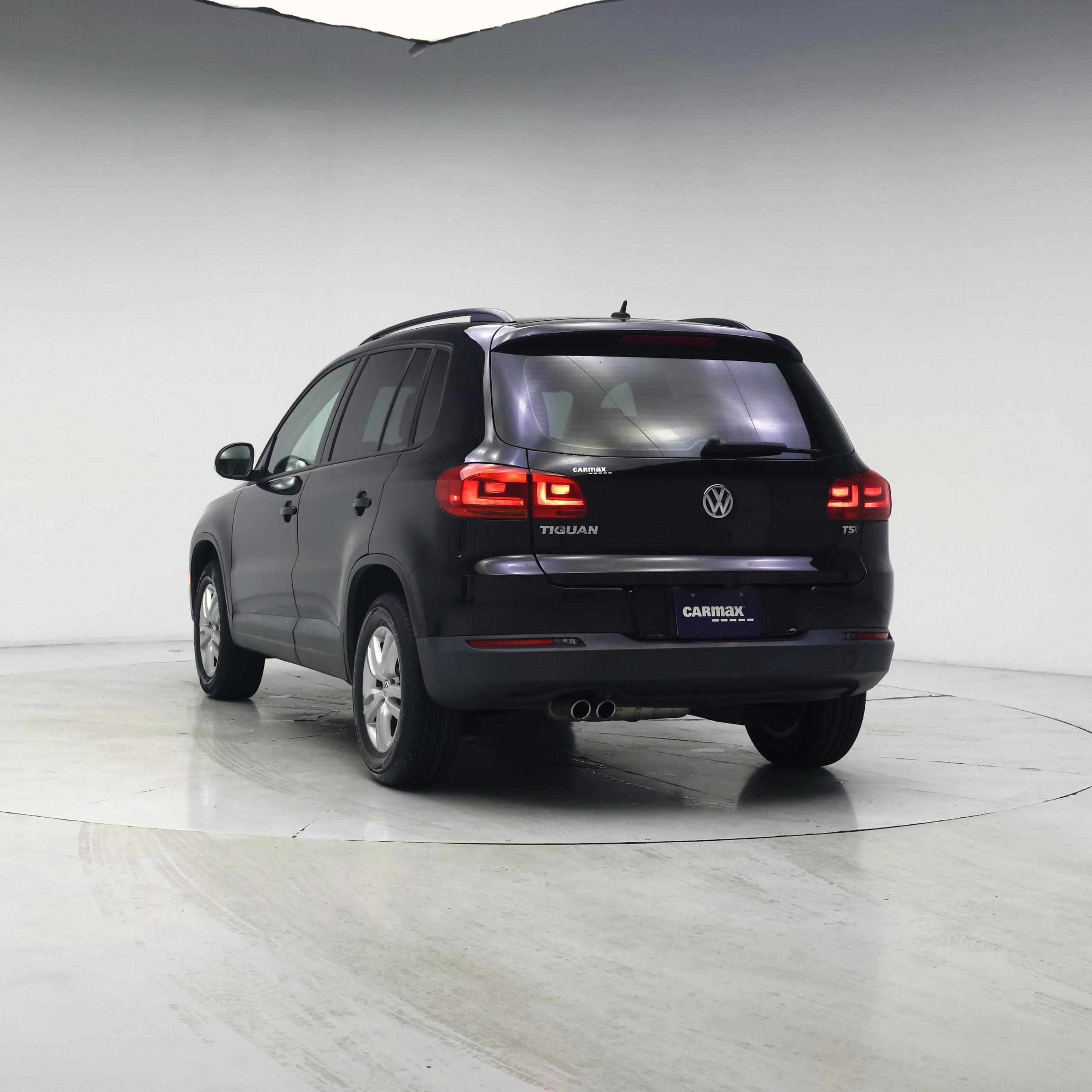 Thumbnail: 2016 Volkswagen Tiguan - 2