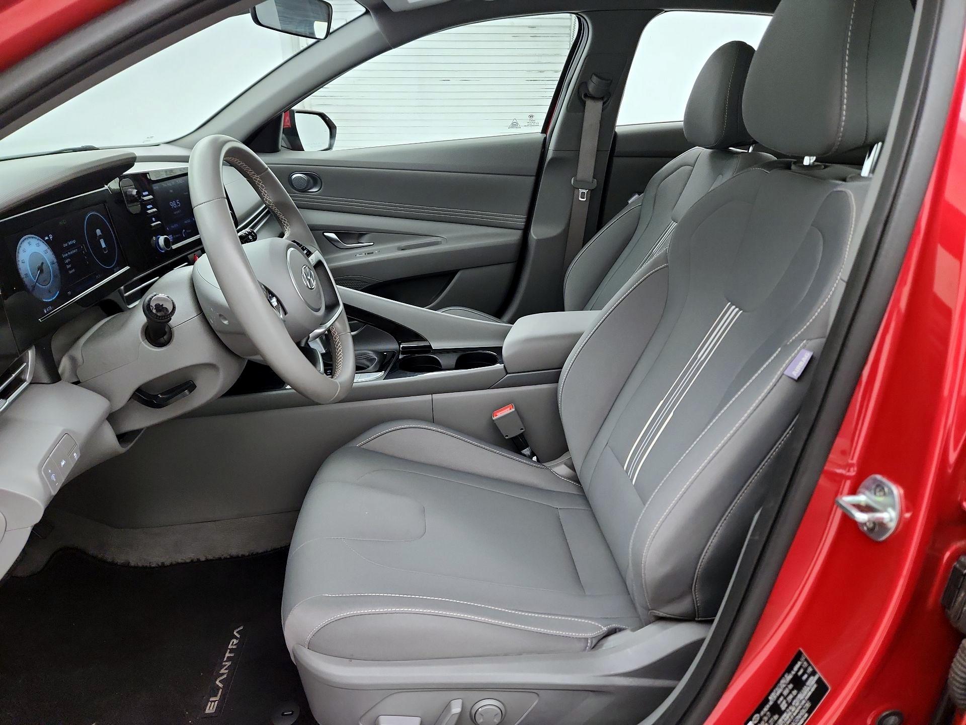 Thumbnail: 2022 Hyundai Elantra - 11