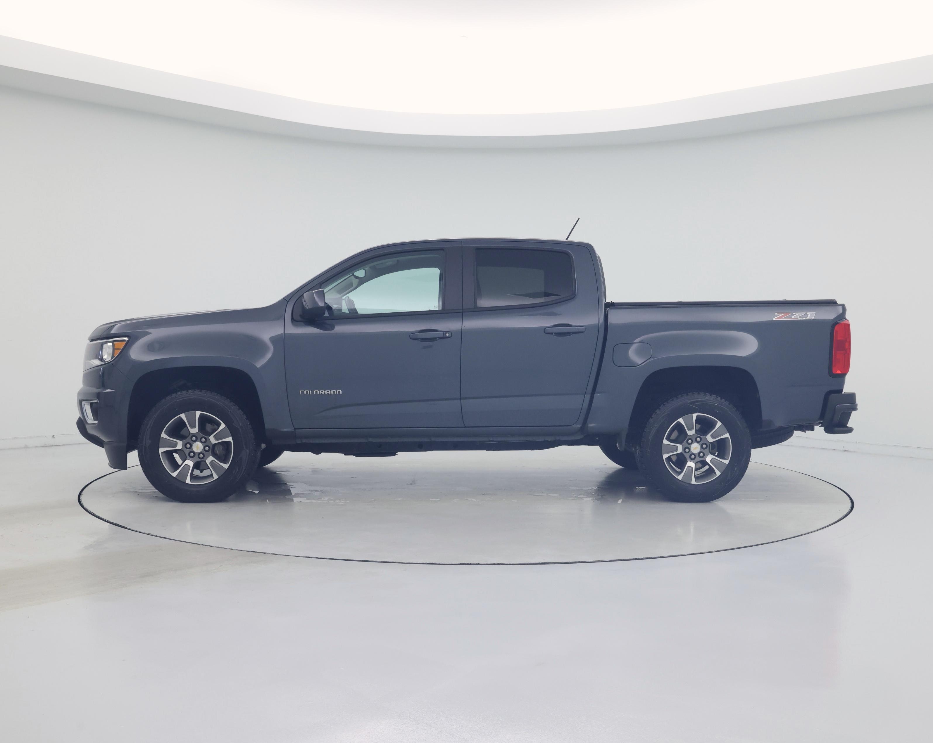 Thumbnail: 2017 Chevrolet Colorado - 3