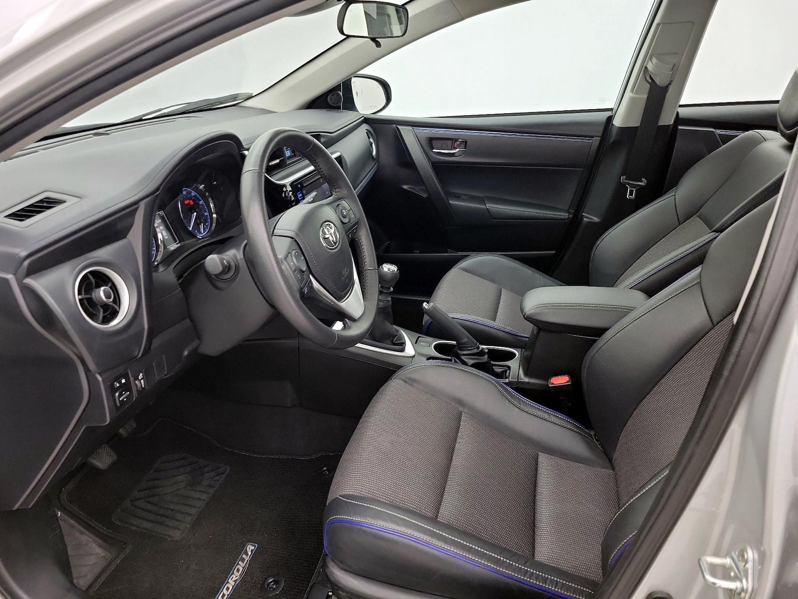 2018 Toyota Corolla SE - Photo 12