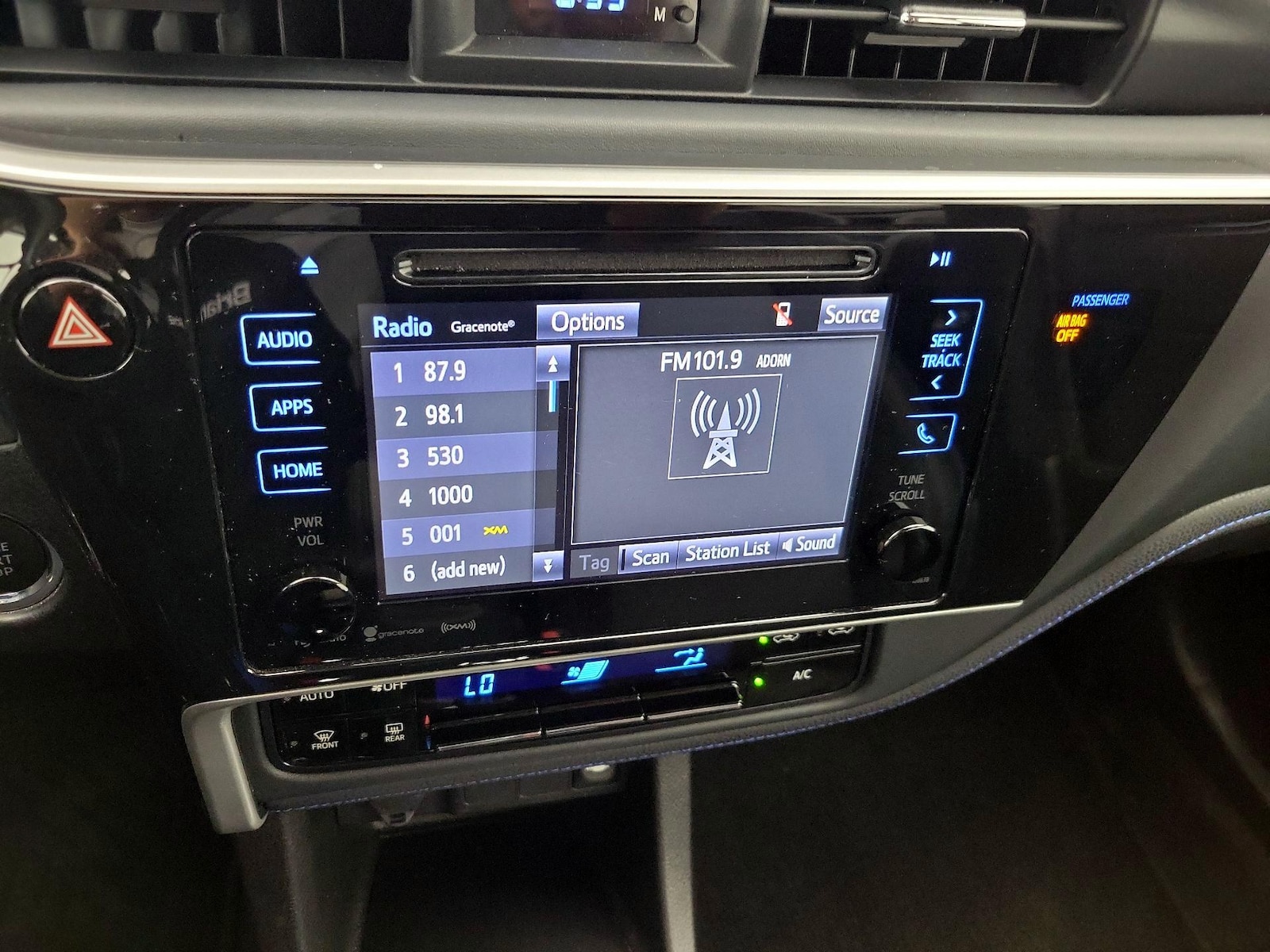 2018 Toyota Corolla SE - Photo 16