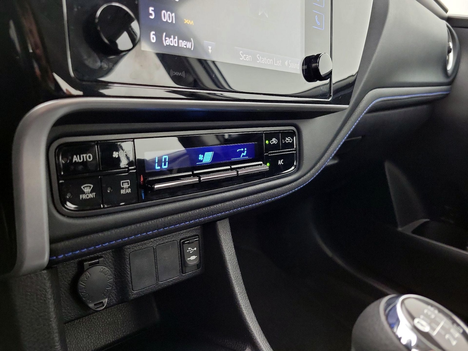 2018 Toyota Corolla SE - Photo 17