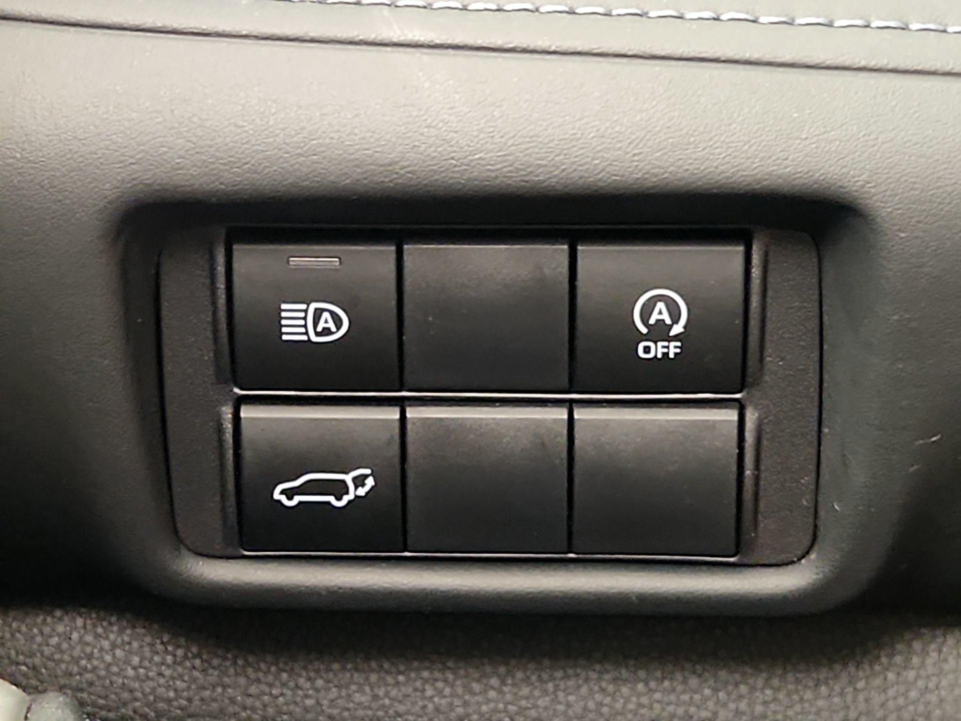 Thumbnail: 2023 Toyota Highlander - 13