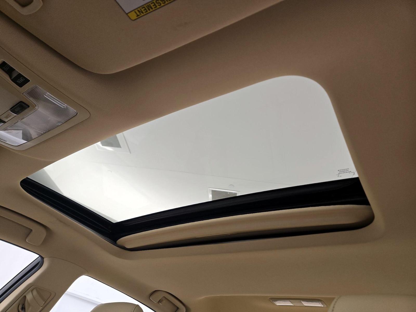 Sunroof(s) & Overhead Airbags