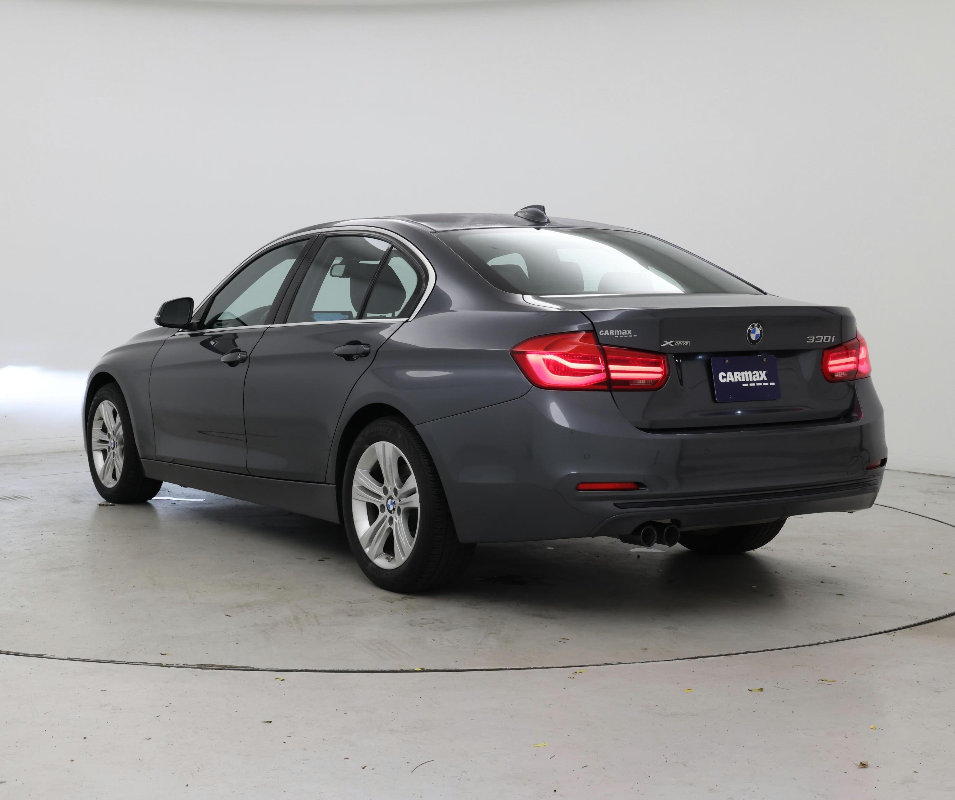 Thumbnail: 2017 BMW 3 Series - 2