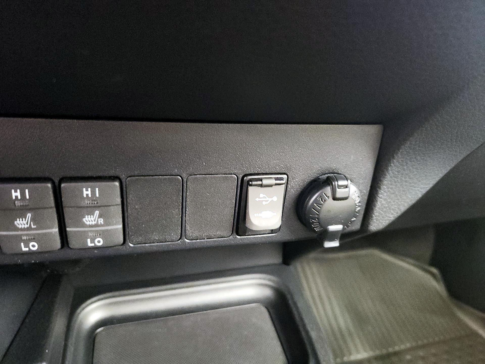 Thumbnail: 2017 Toyota RAV4 - 16