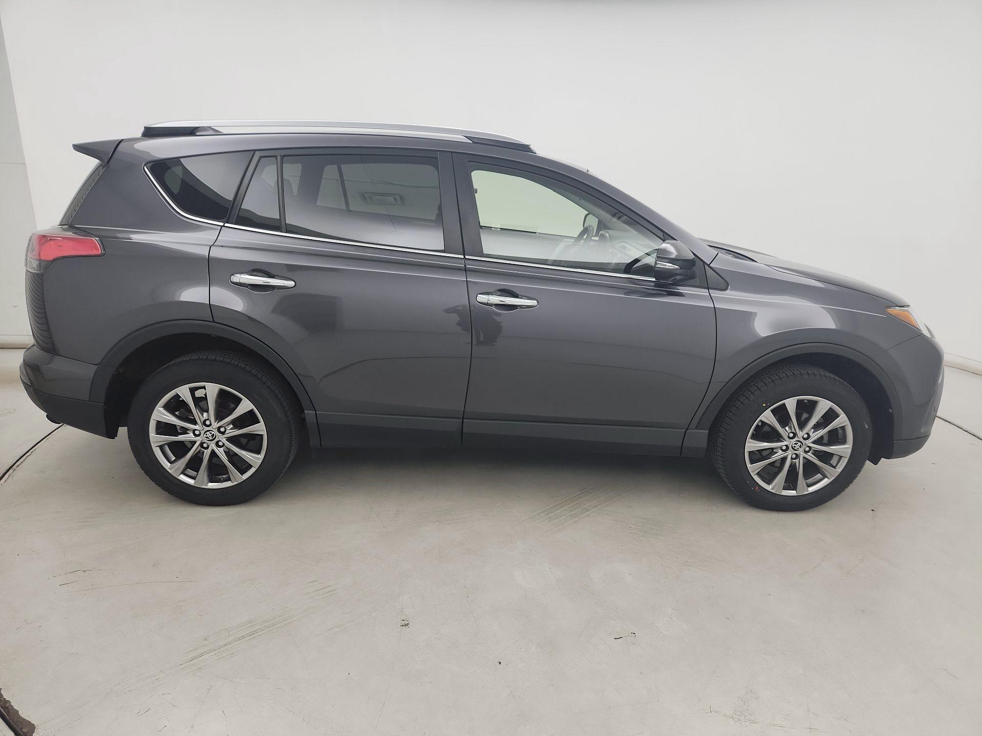 Thumbnail: 2017 Toyota RAV4 - 4