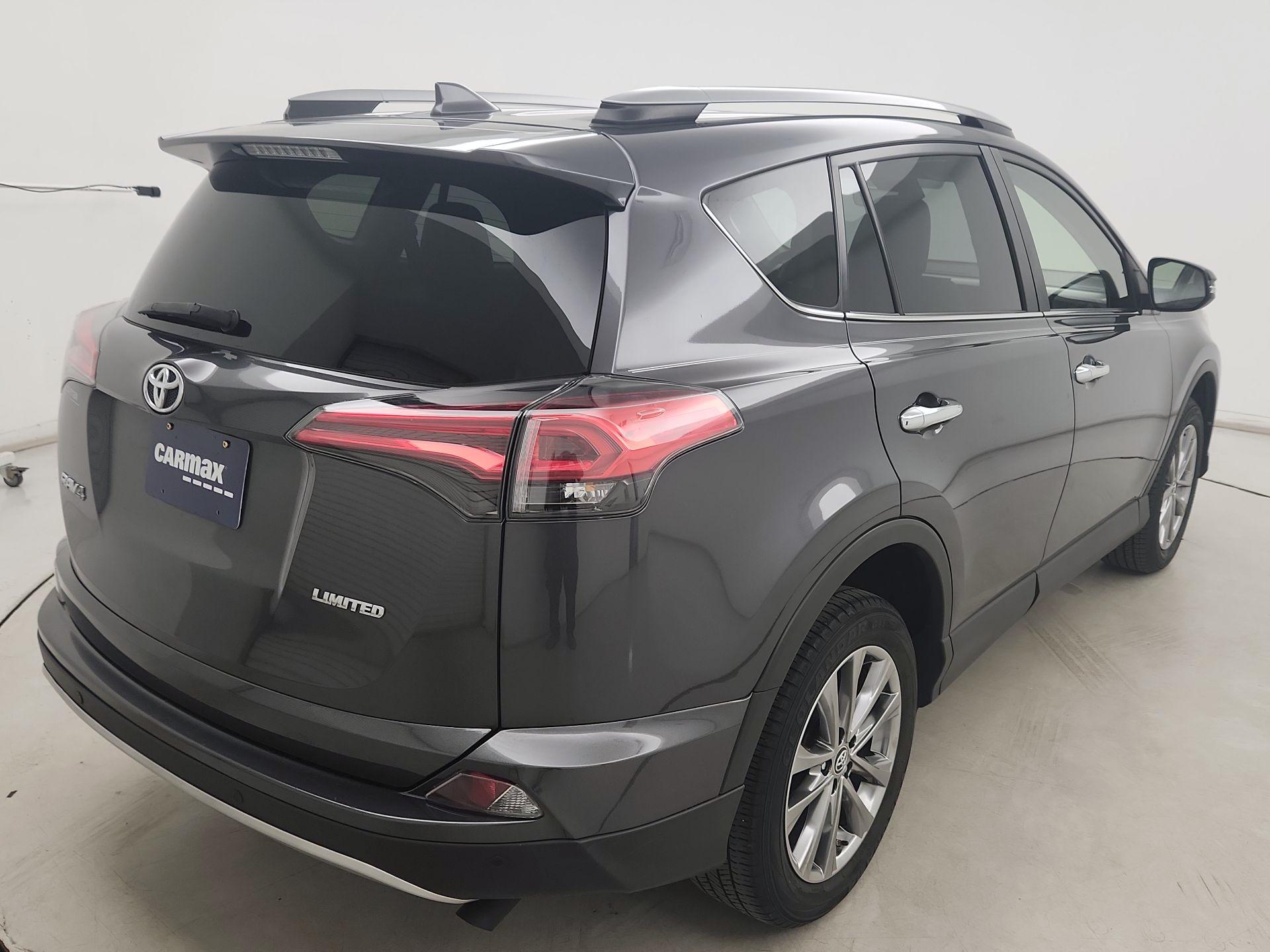 Thumbnail: 2017 Toyota RAV4 - 5