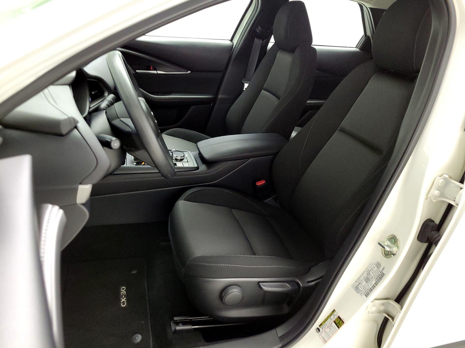 2024 Mazda CX-30 S - Photo 12