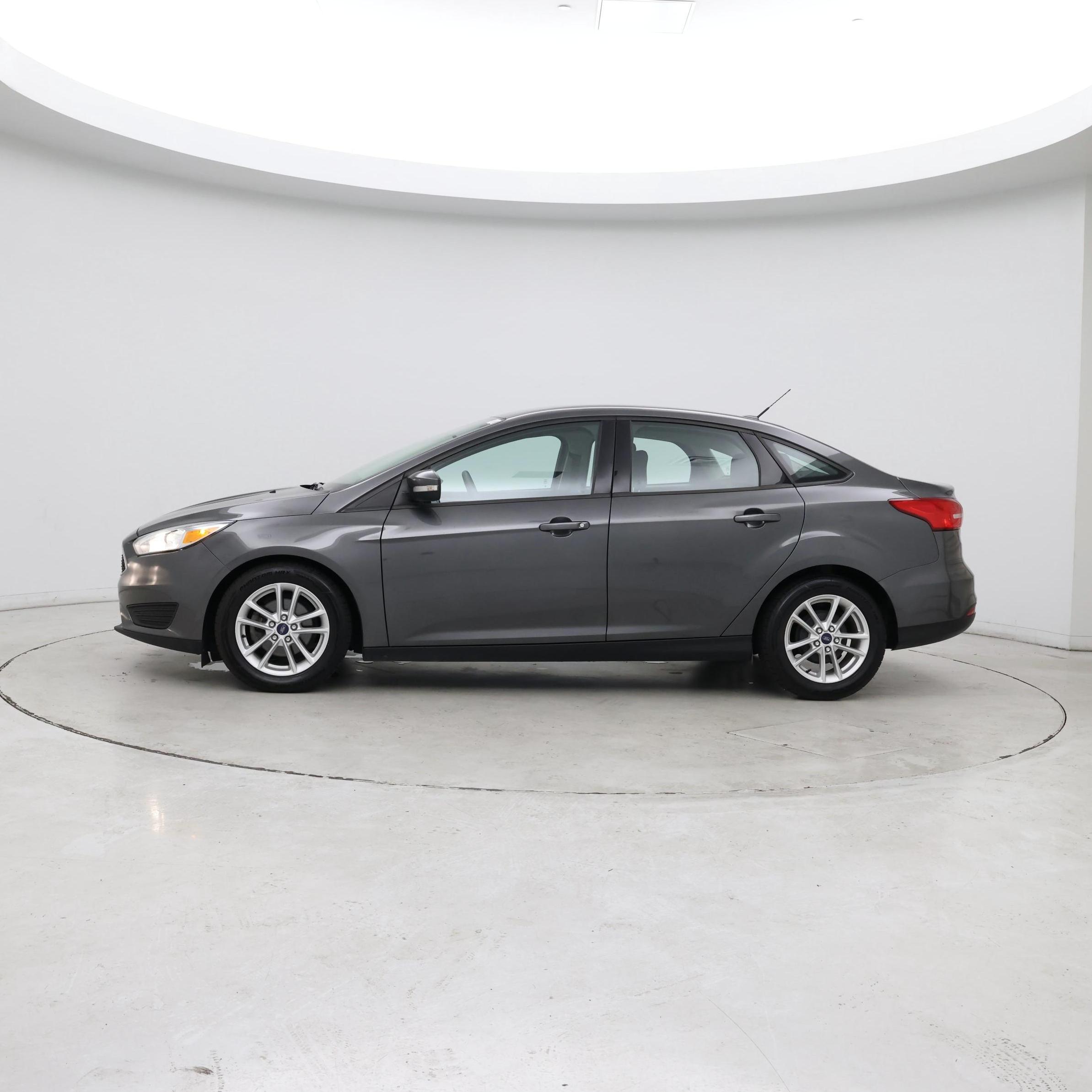 Thumbnail: 2017 Ford Focus - 3
