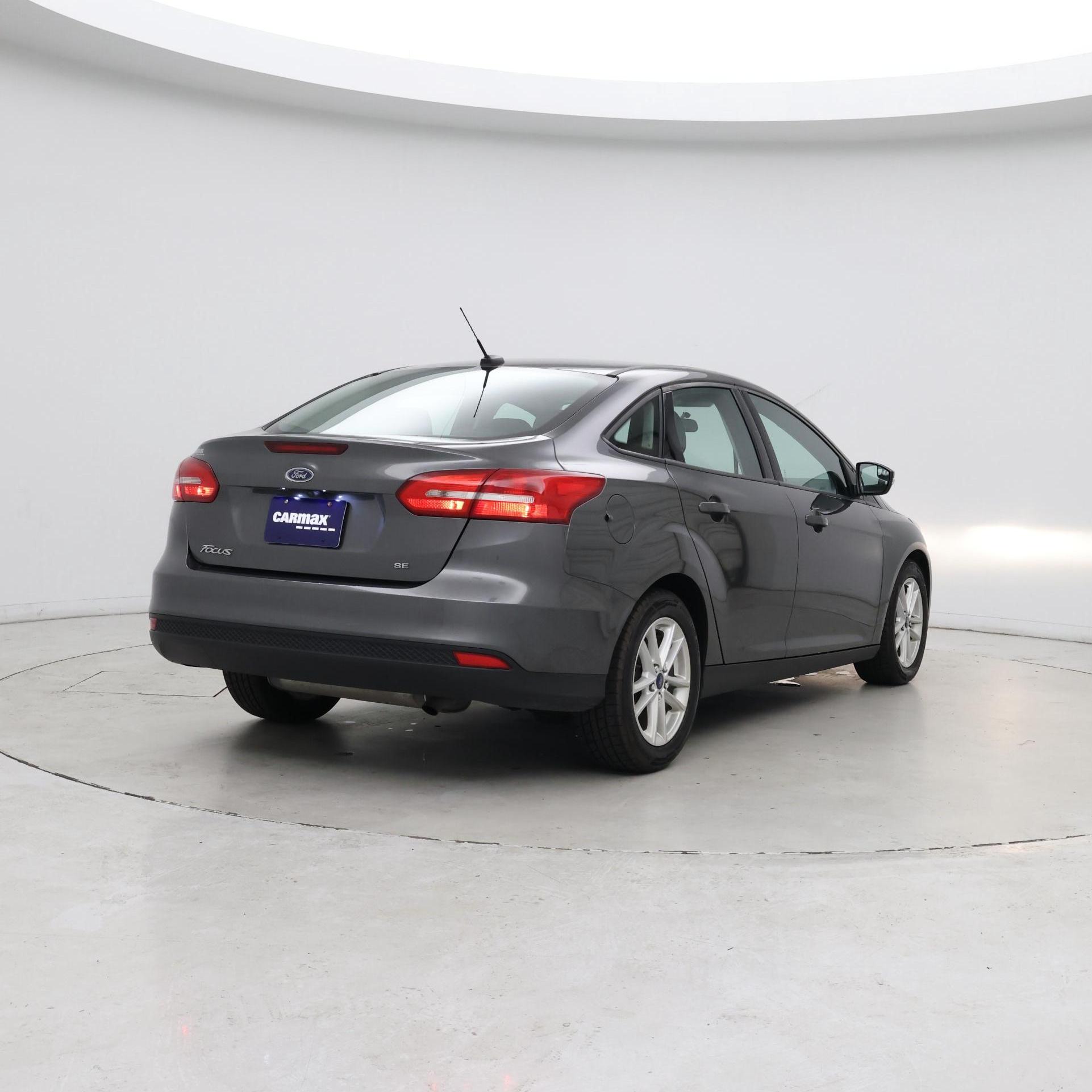 Thumbnail: 2017 Ford Focus - 8