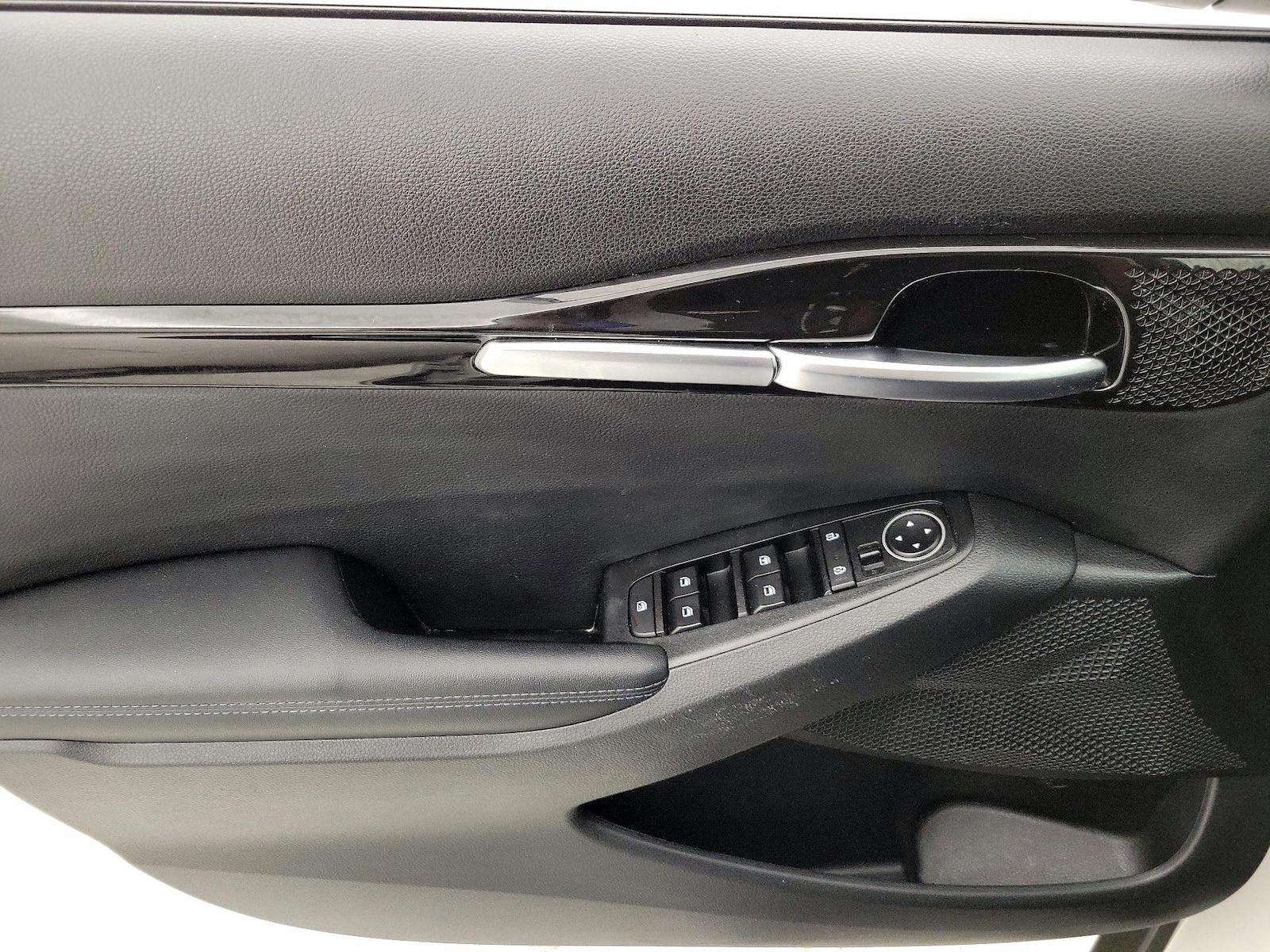 2023 Kia Seltos S - Photo 13