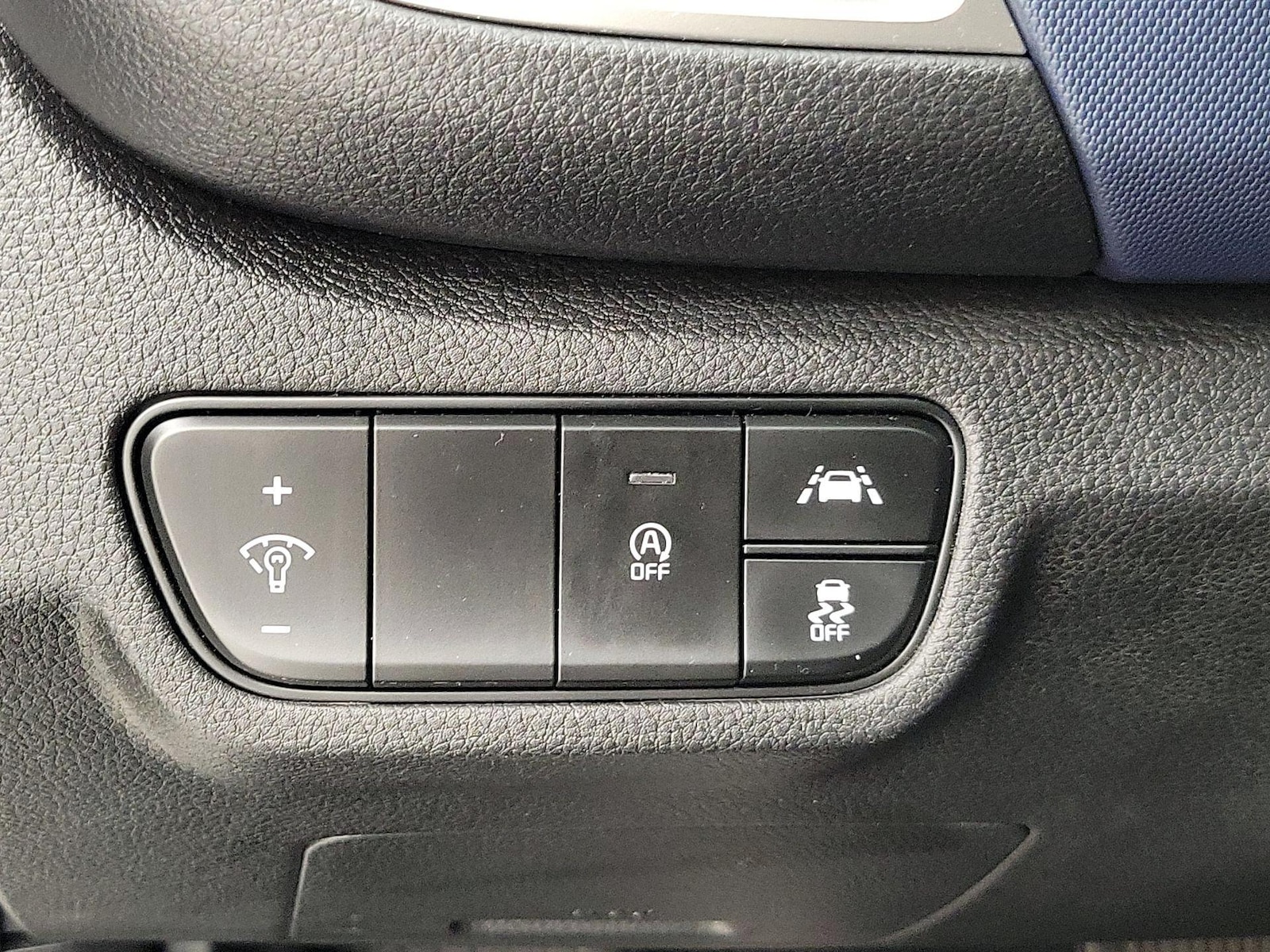 2023 Kia Seltos S - Photo 14