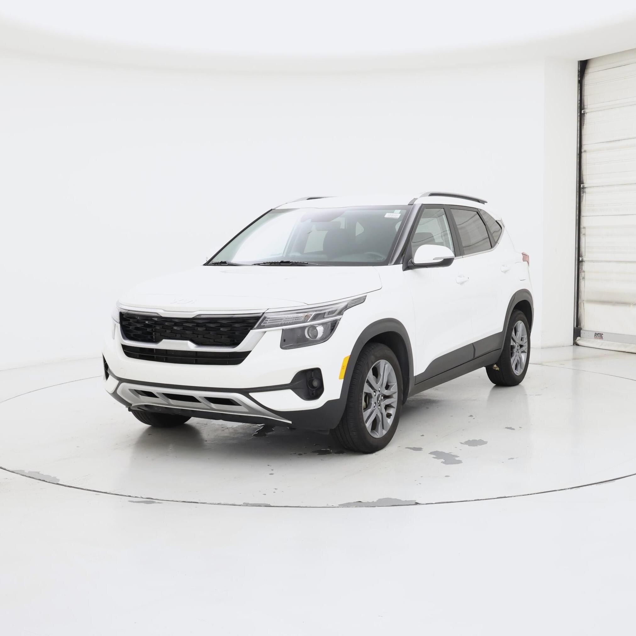 Thumbnail: 2023 Kia Seltos - 4