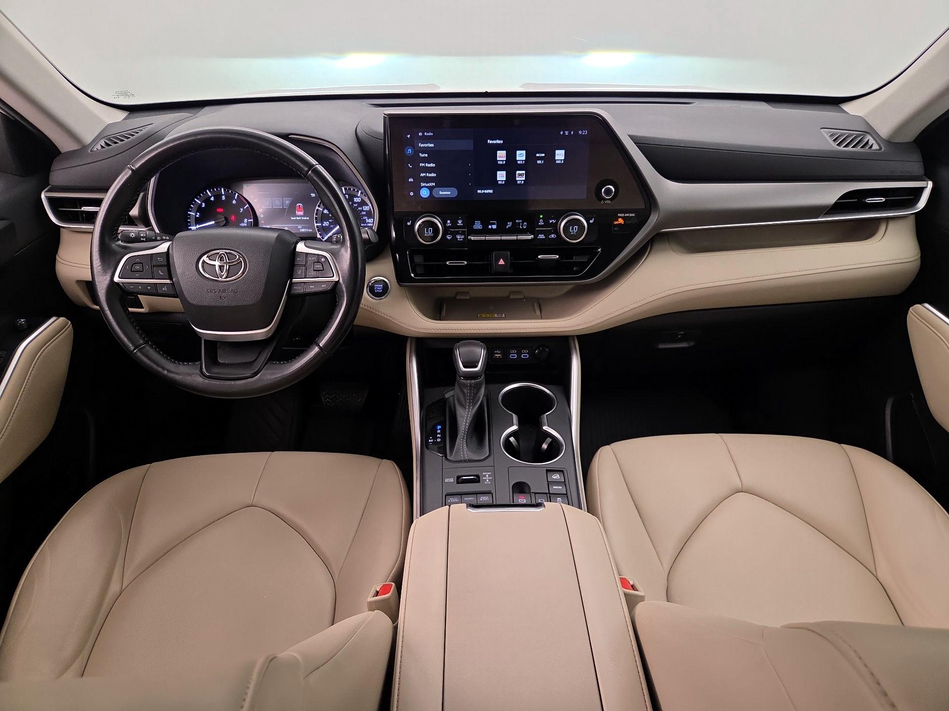 Thumbnail: 2023 Toyota Highlander - 9