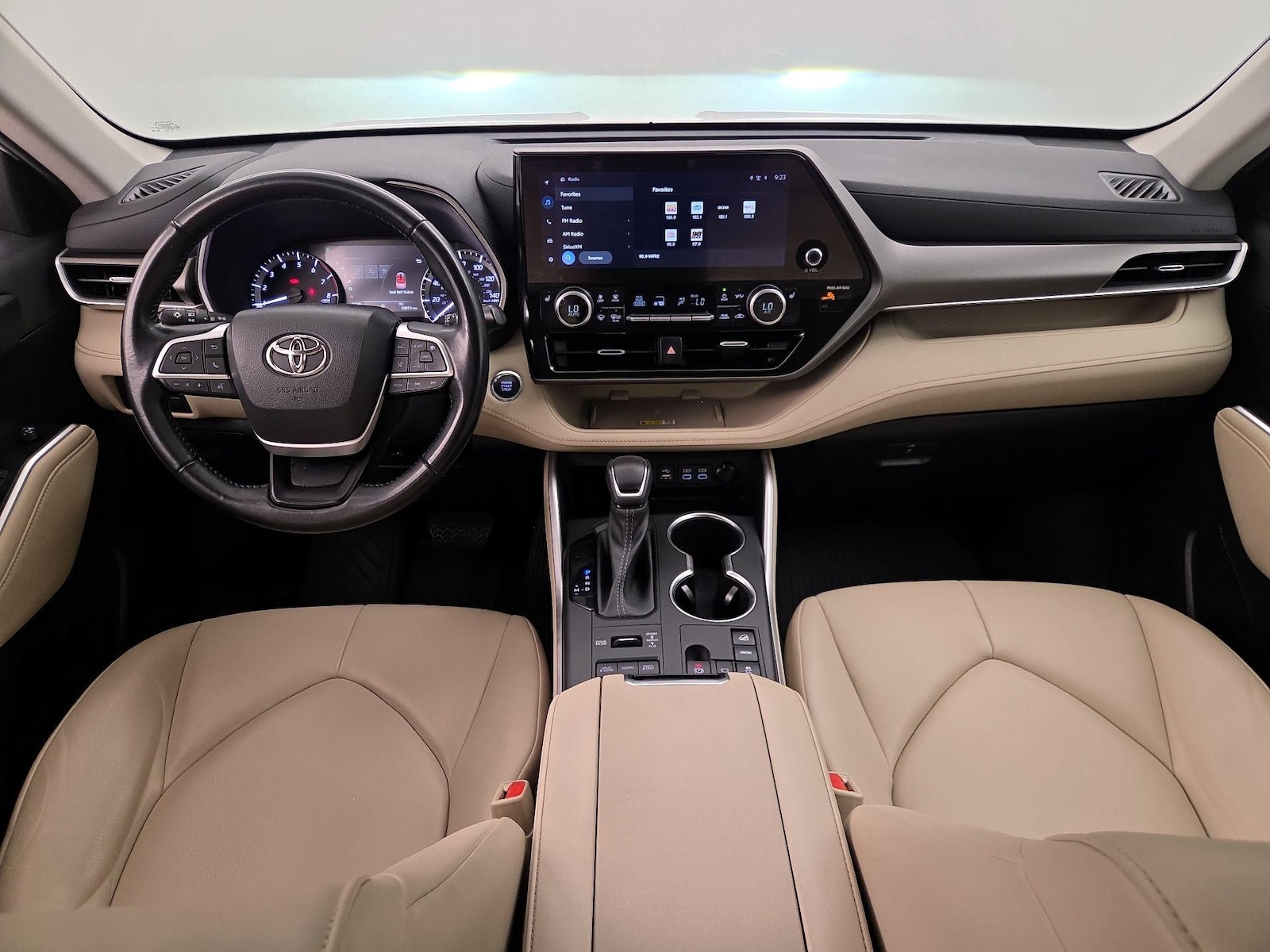 2023 Toyota Highlander XLE - Photo 10