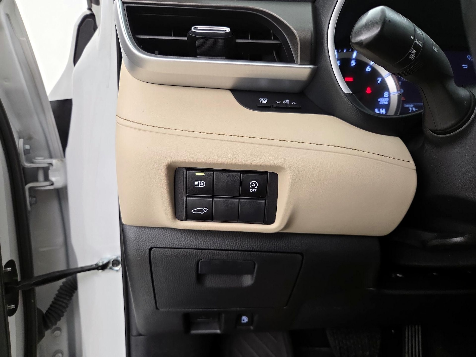 2023 Toyota Highlander XLE - Photo 14