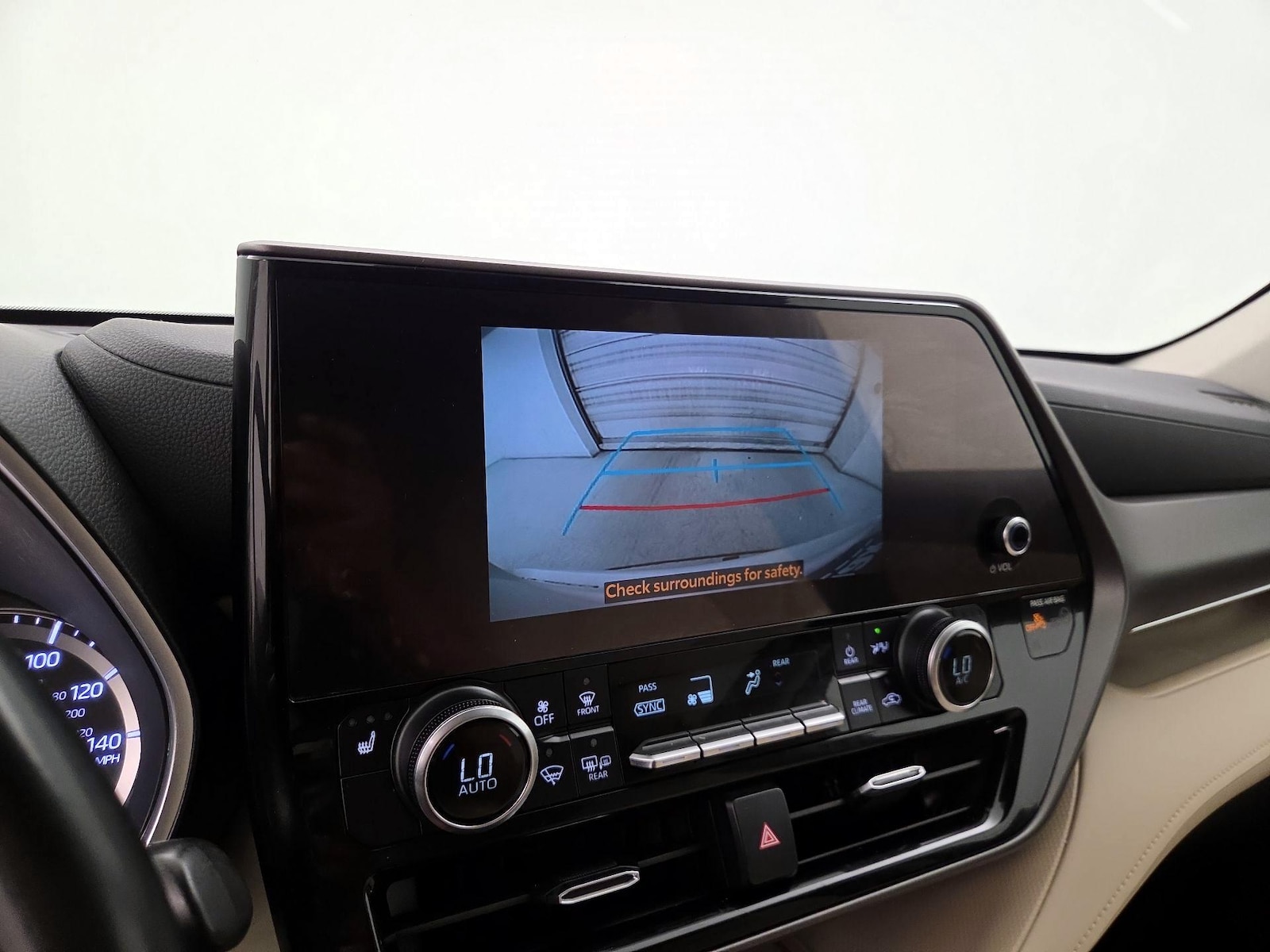 2023 Toyota Highlander XLE - Photo 15