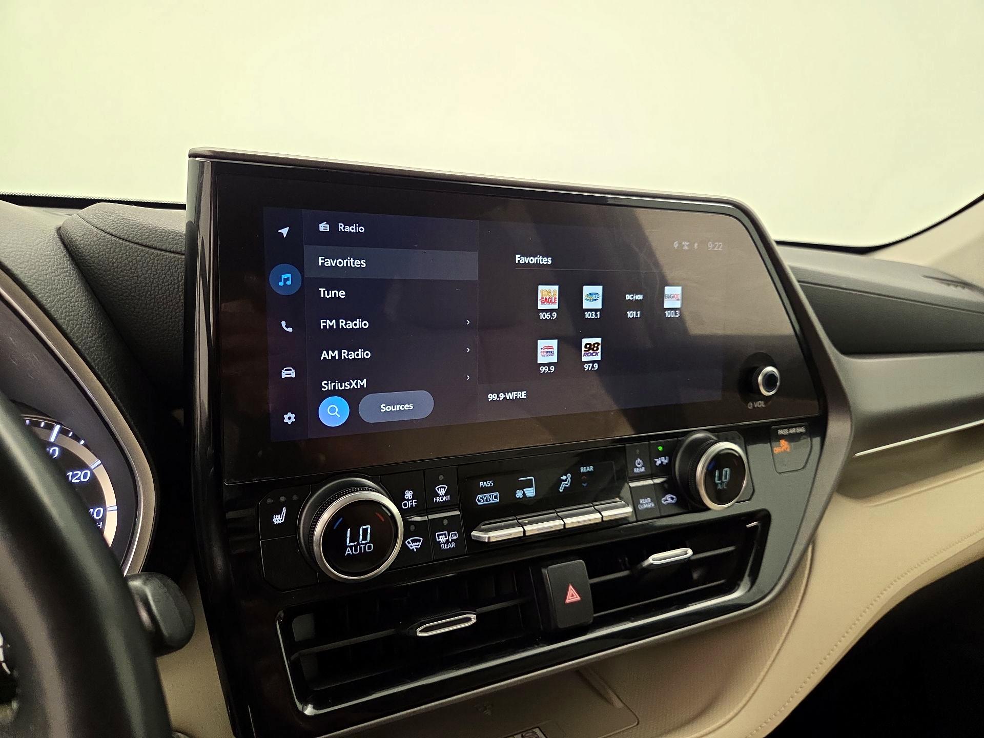 Thumbnail: 2023 Toyota Highlander - 15